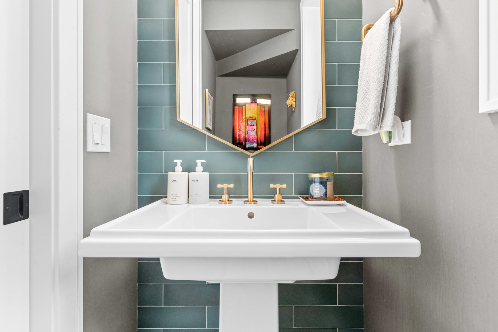 836 W Barry Avenue Unit: 3
