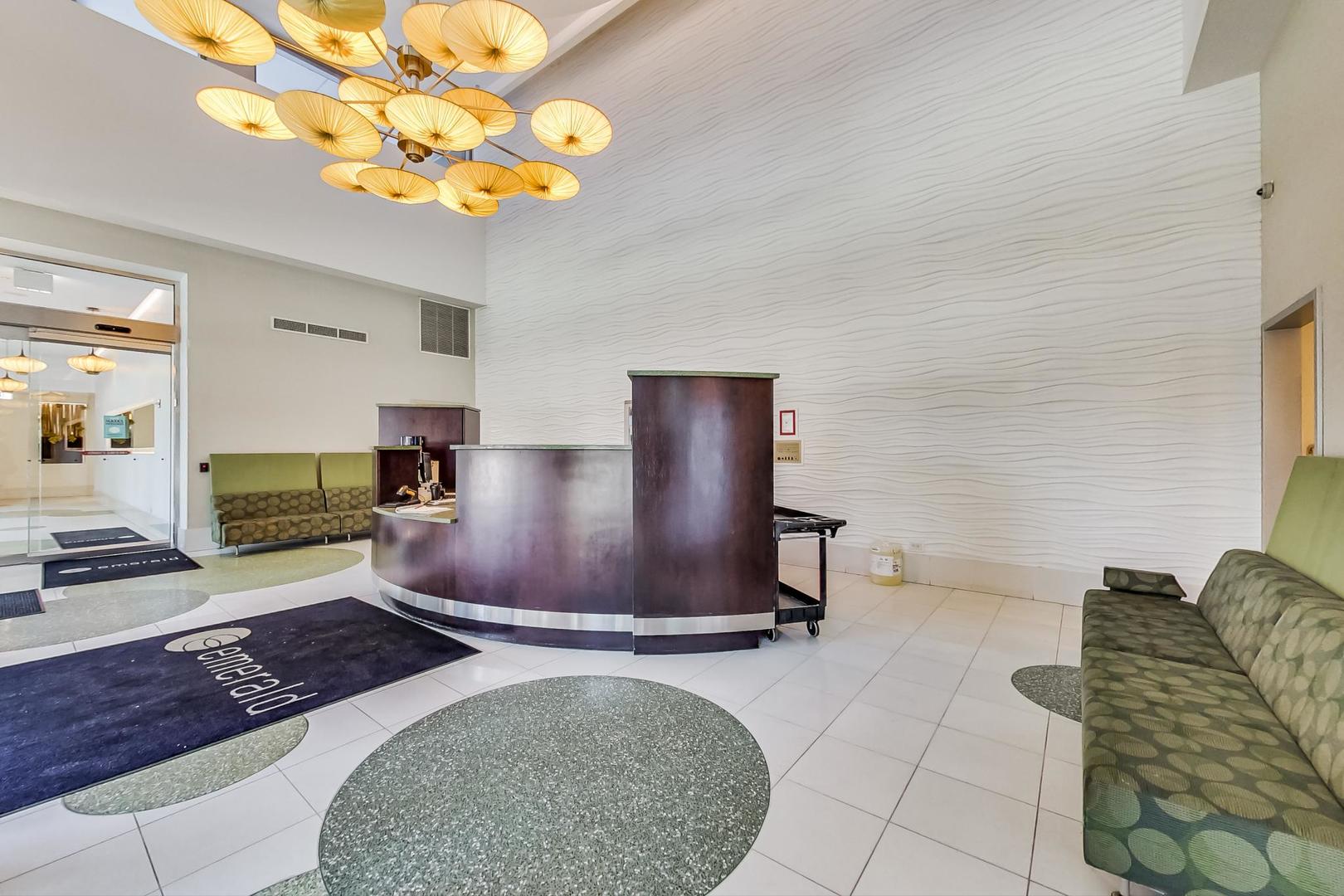 123 S GREEN Street Unit: 703B