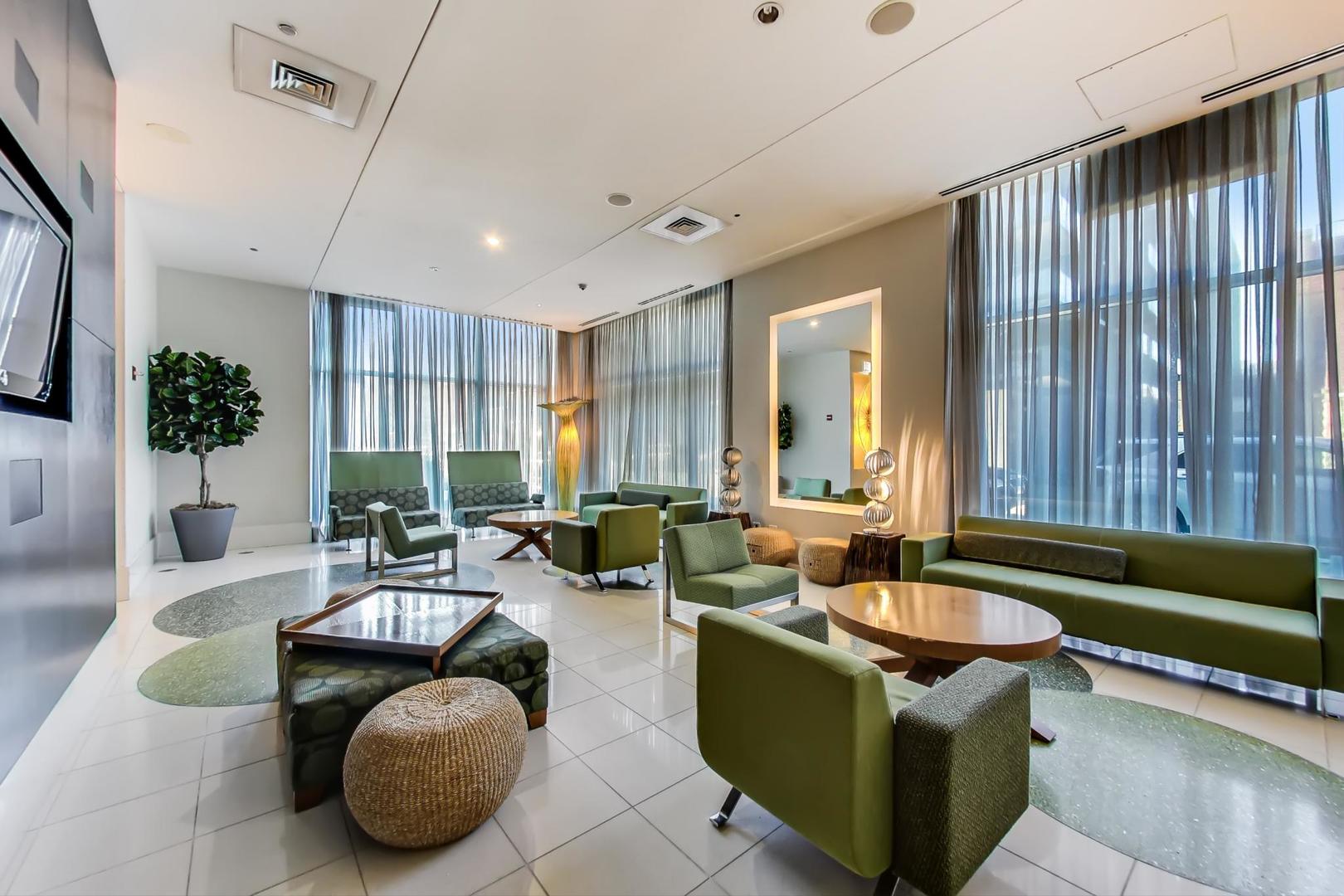 123 S GREEN Street Unit: 703B