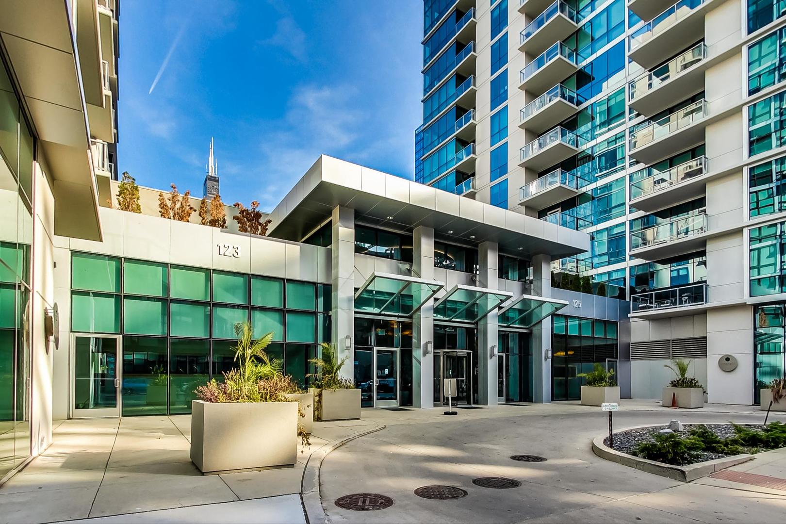 123 S GREEN Street Unit: 703B