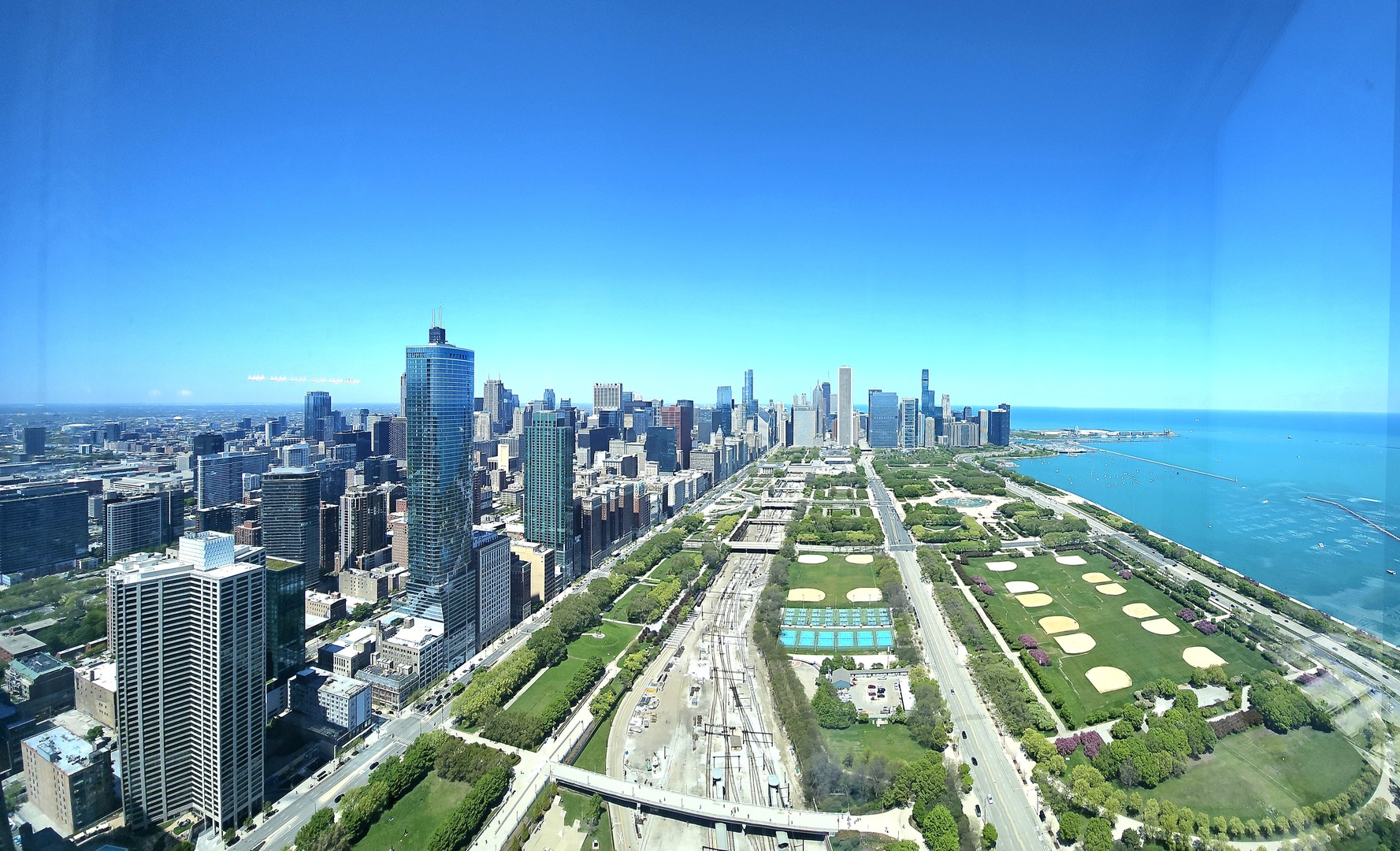 1211 S Prairie Avenue Unit: 6201