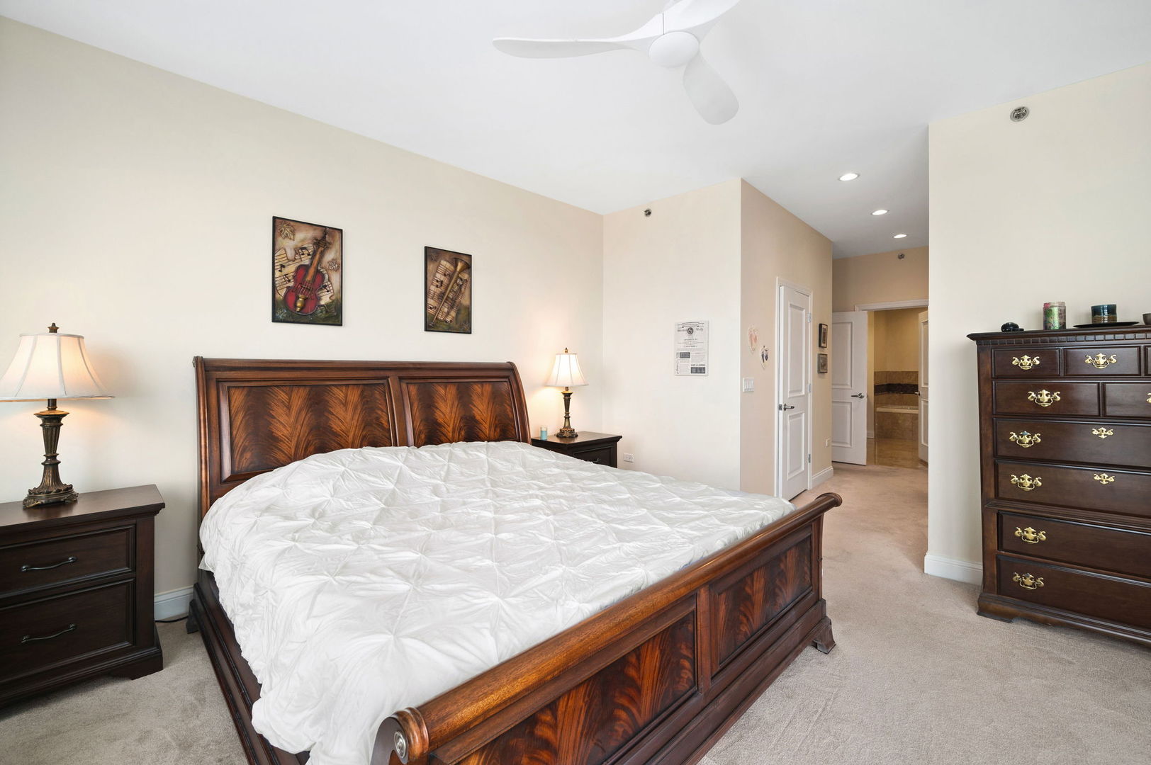 1211 S Prairie Avenue Unit: 6201