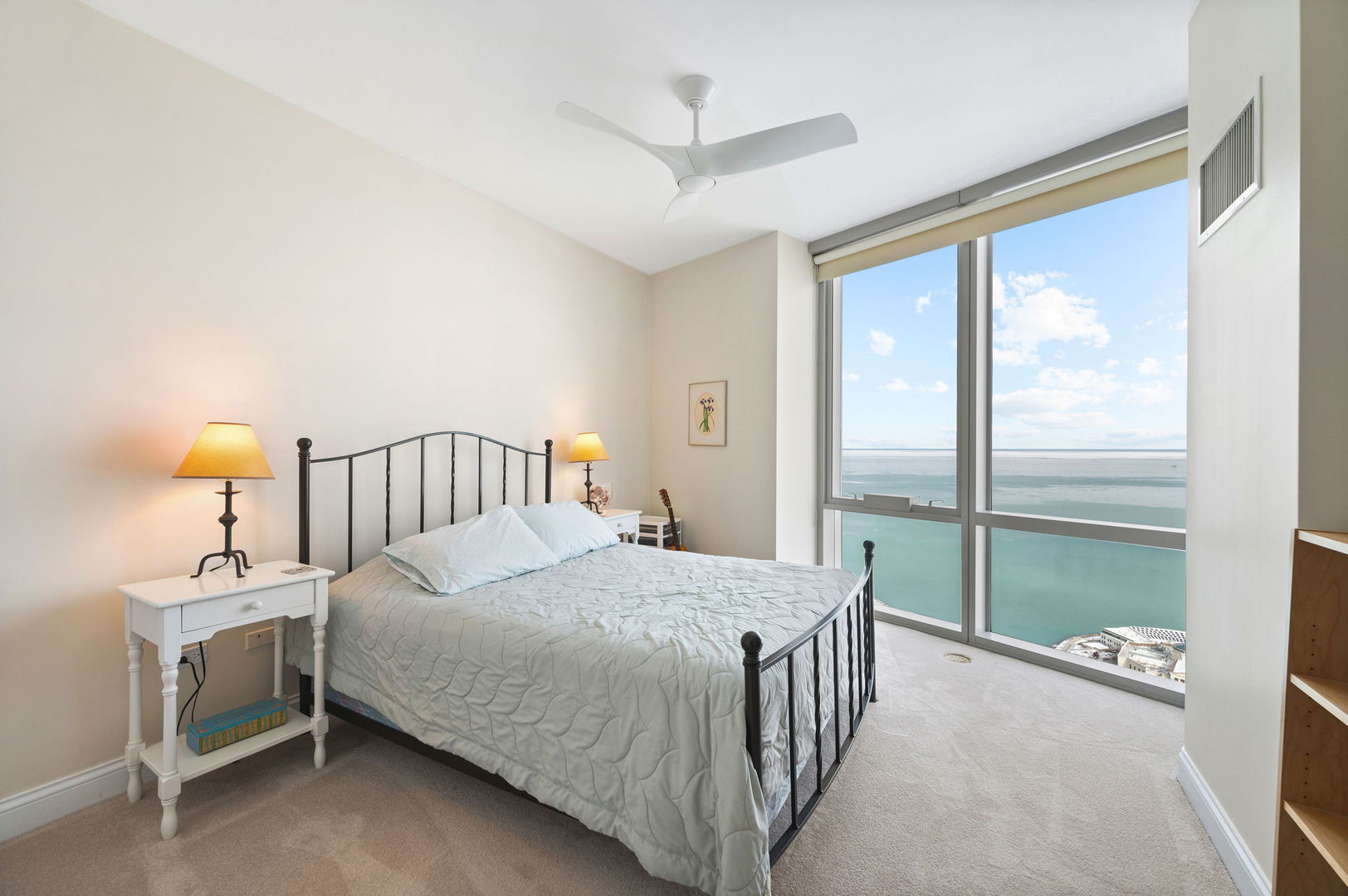1211 S Prairie Avenue Unit: 6201