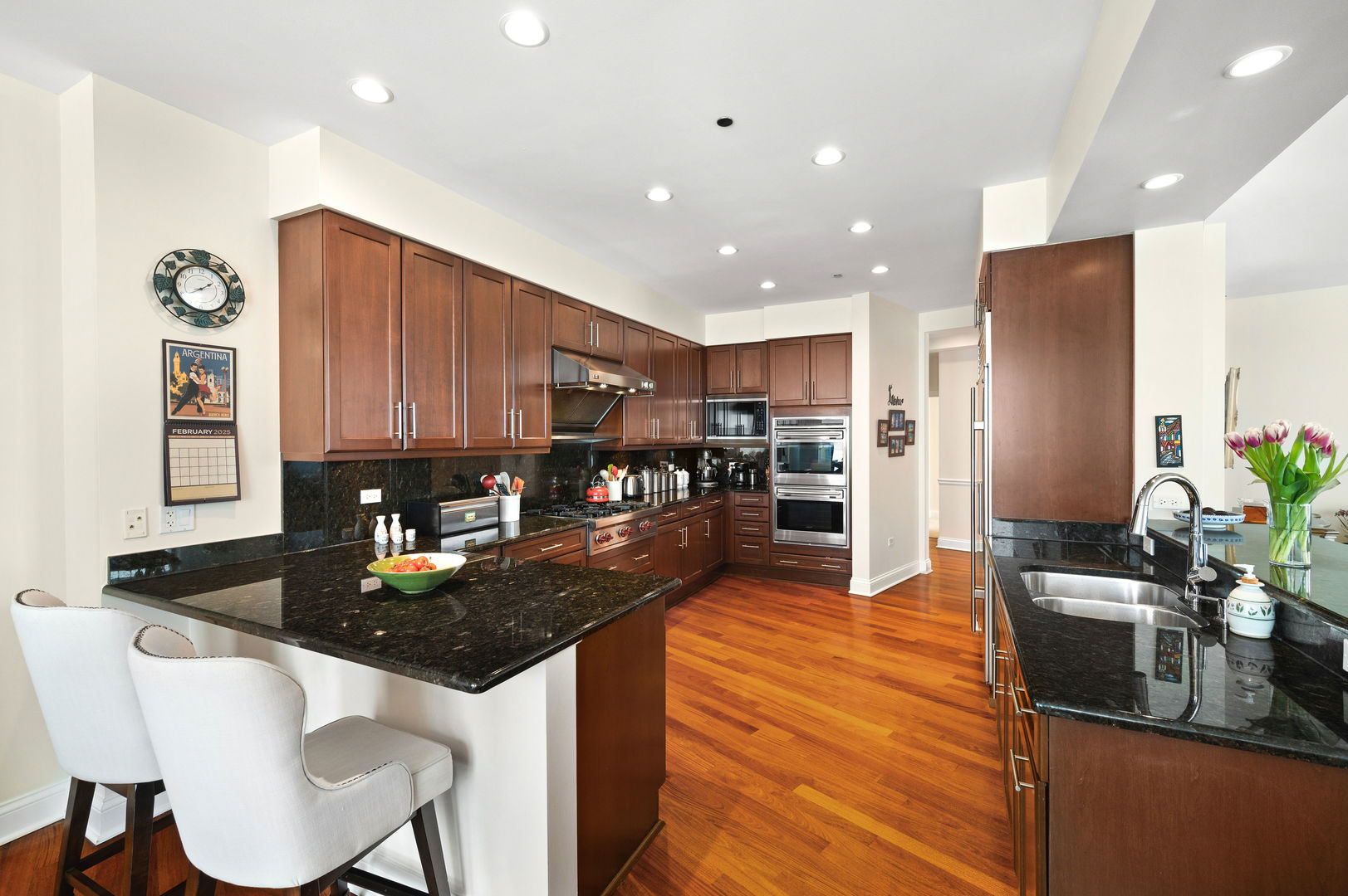 1211 S Prairie Avenue Unit: 6201