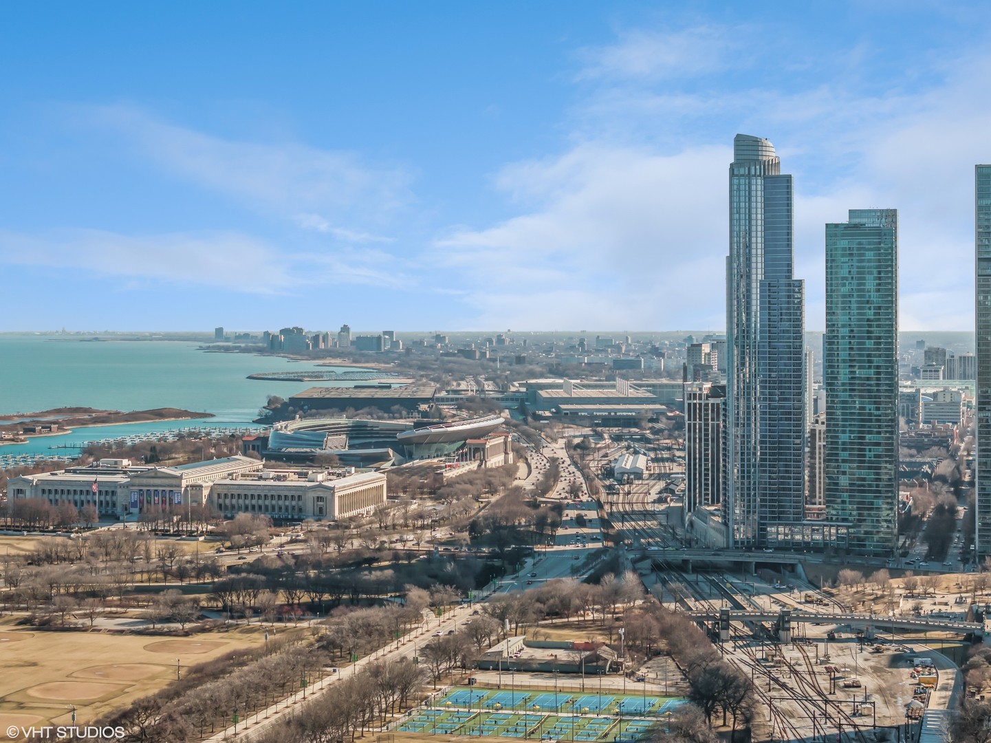 1211 S Prairie Avenue Unit: 6201