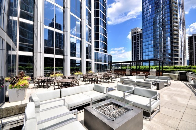 1211 S Prairie Avenue Unit: 6201