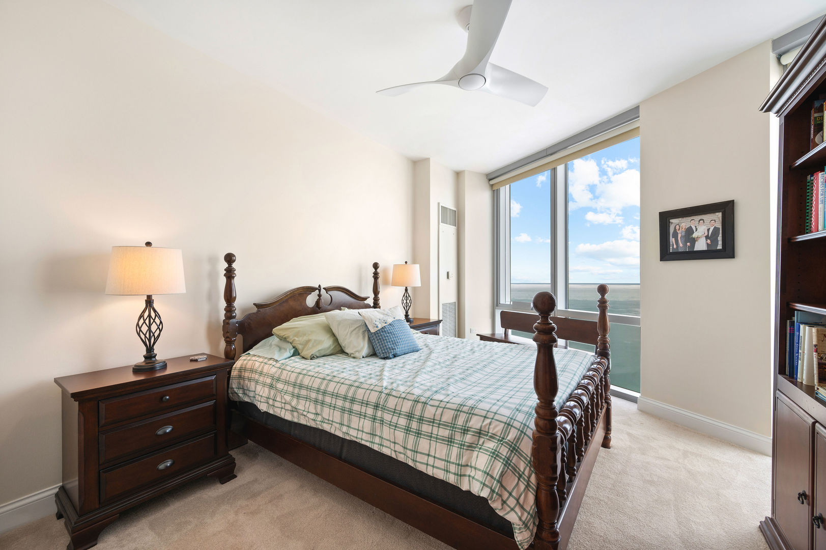1211 S Prairie Avenue Unit: 6201