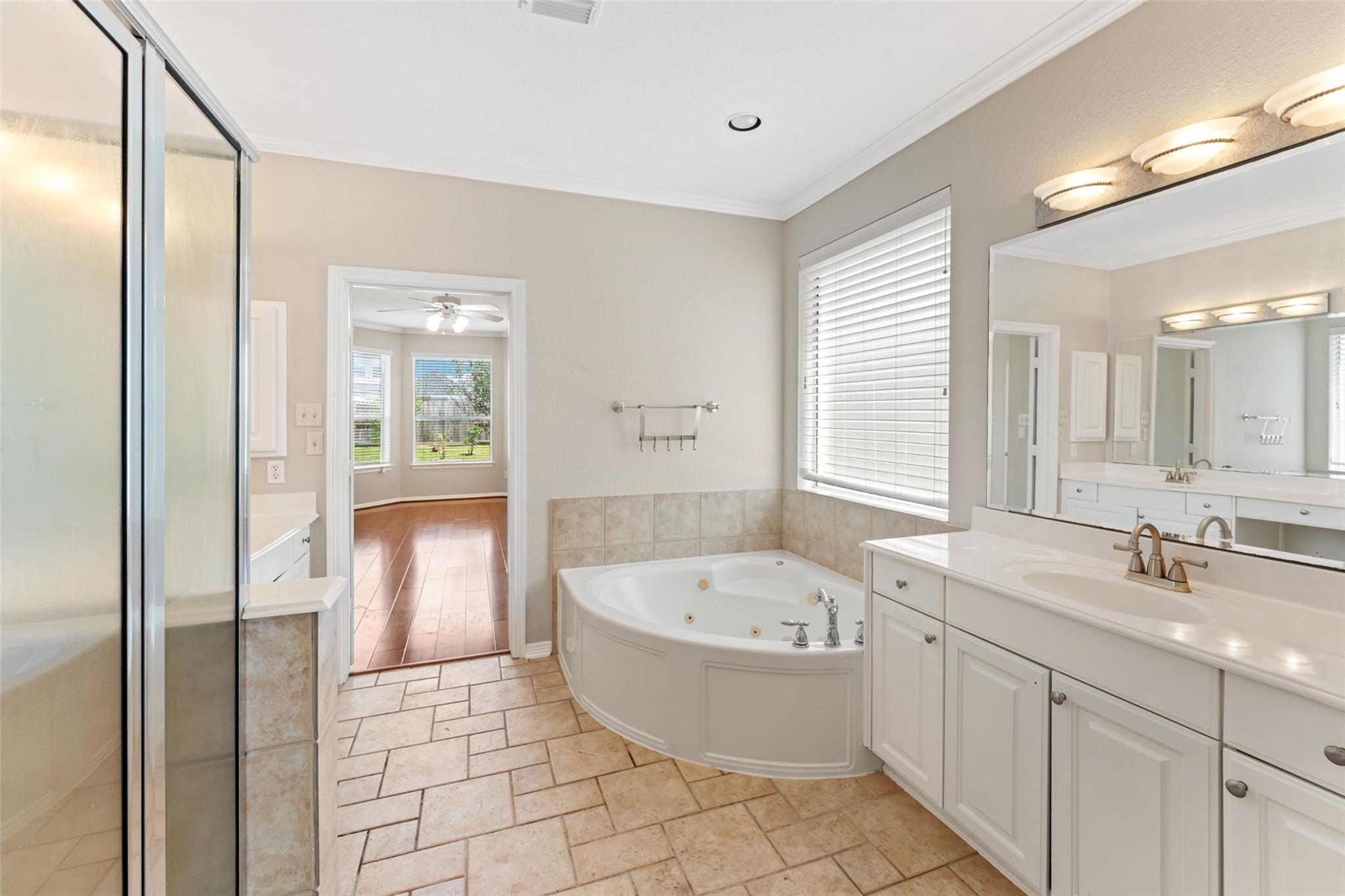 6518 Felicia Oaks Trail
