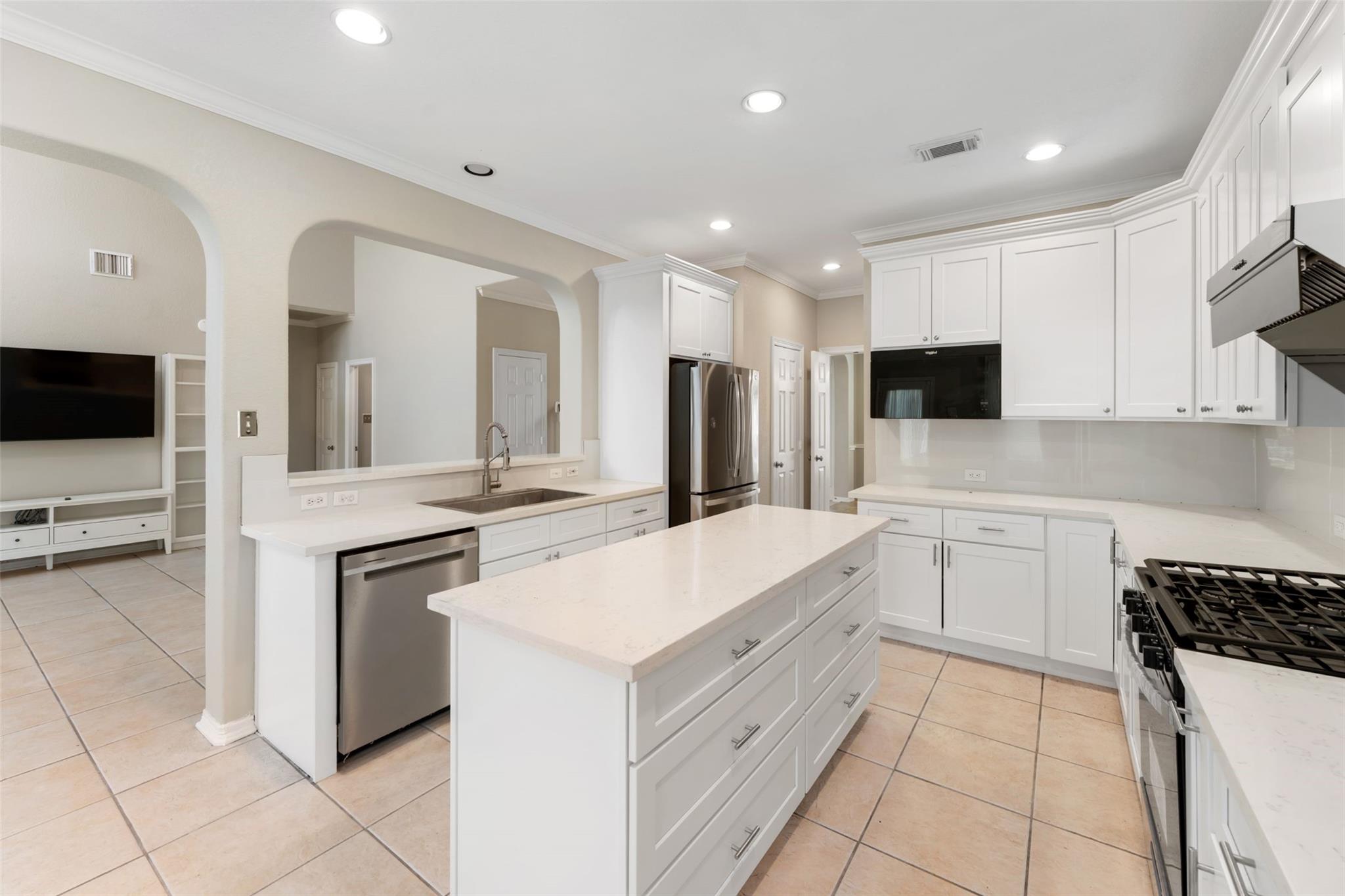 6518 Felicia Oaks Trail