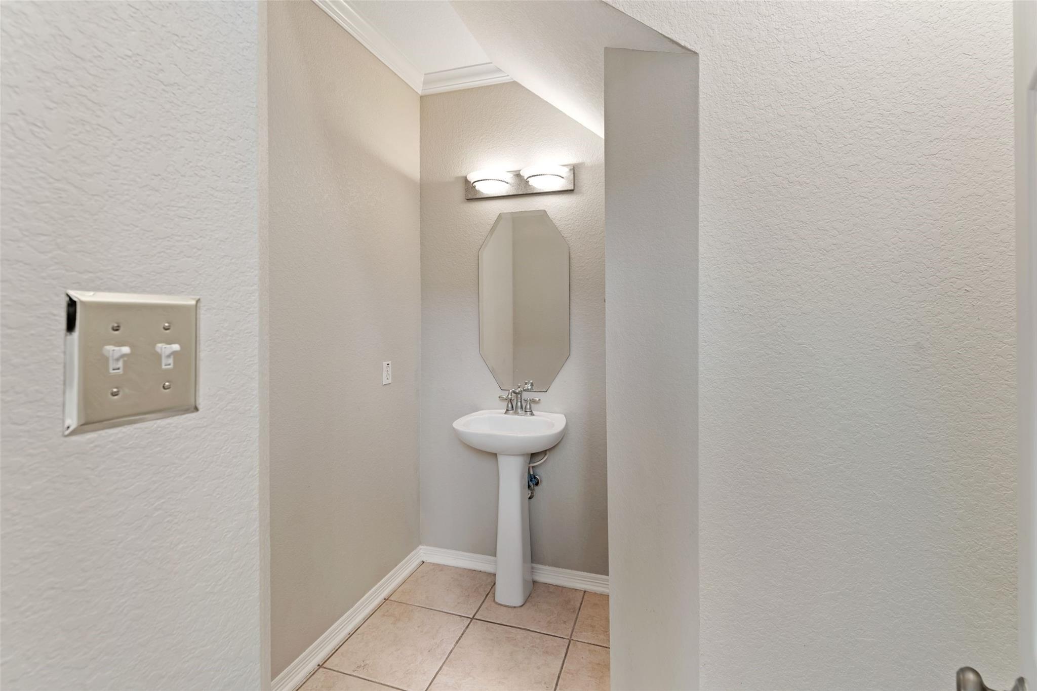 6518 Felicia Oaks Trail