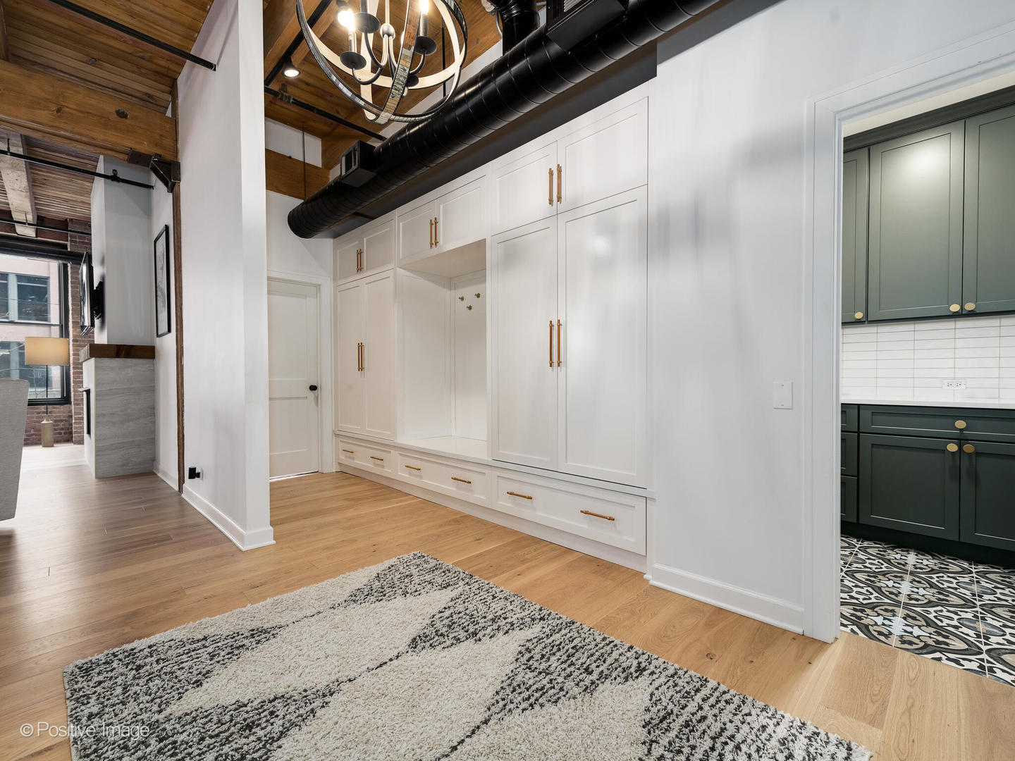 728 W Jackson Boulevard Unit: 221-222