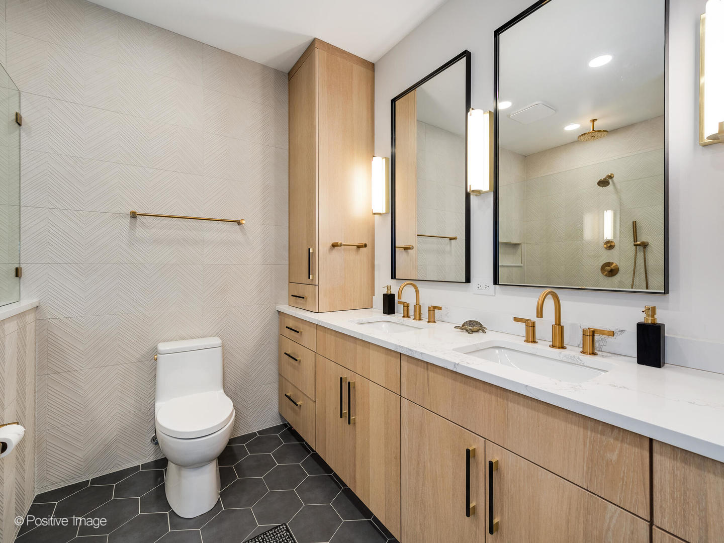 728 W Jackson Boulevard Unit: 221-222