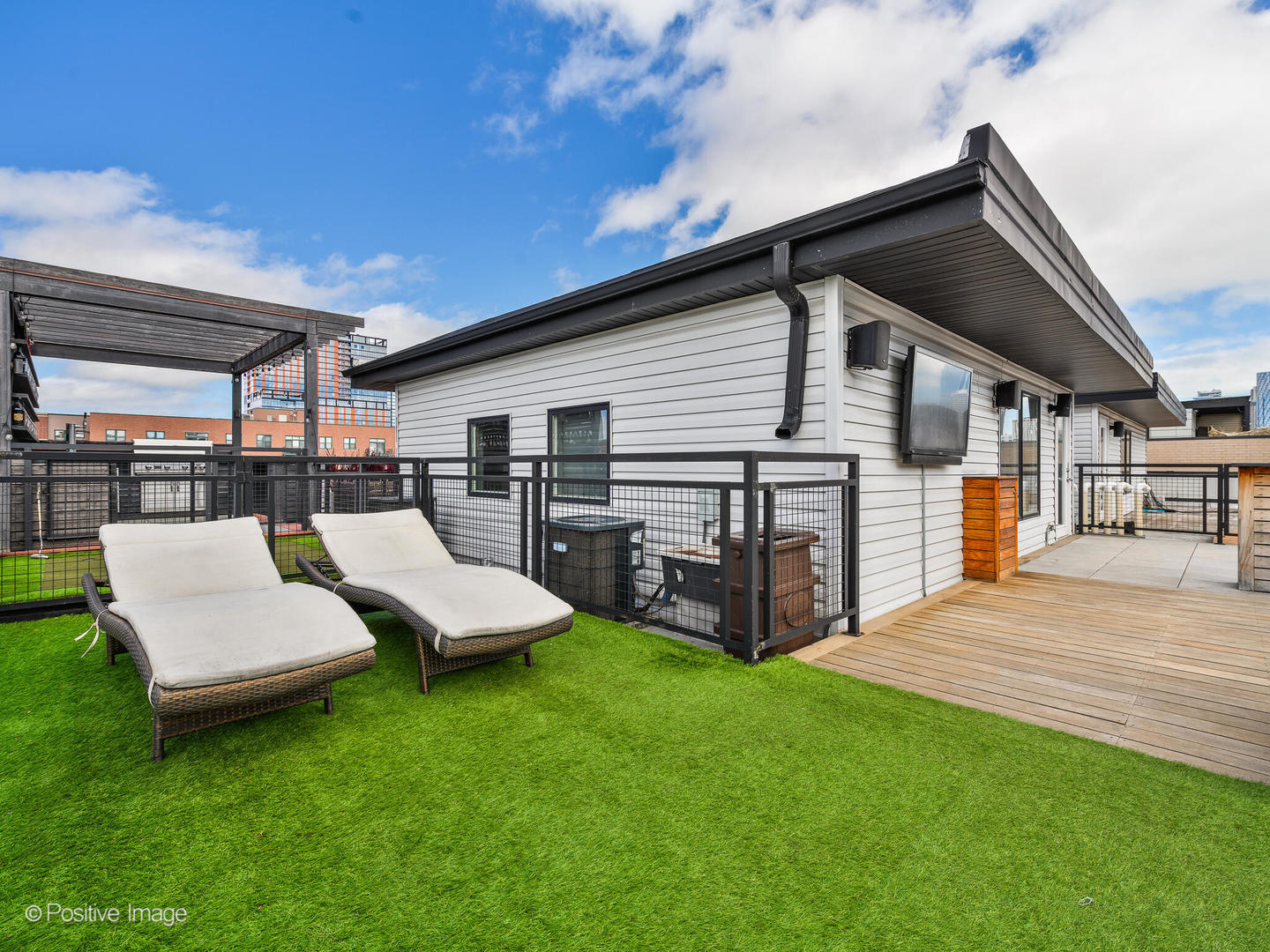 1312 W MADISON Street Unit: 4B