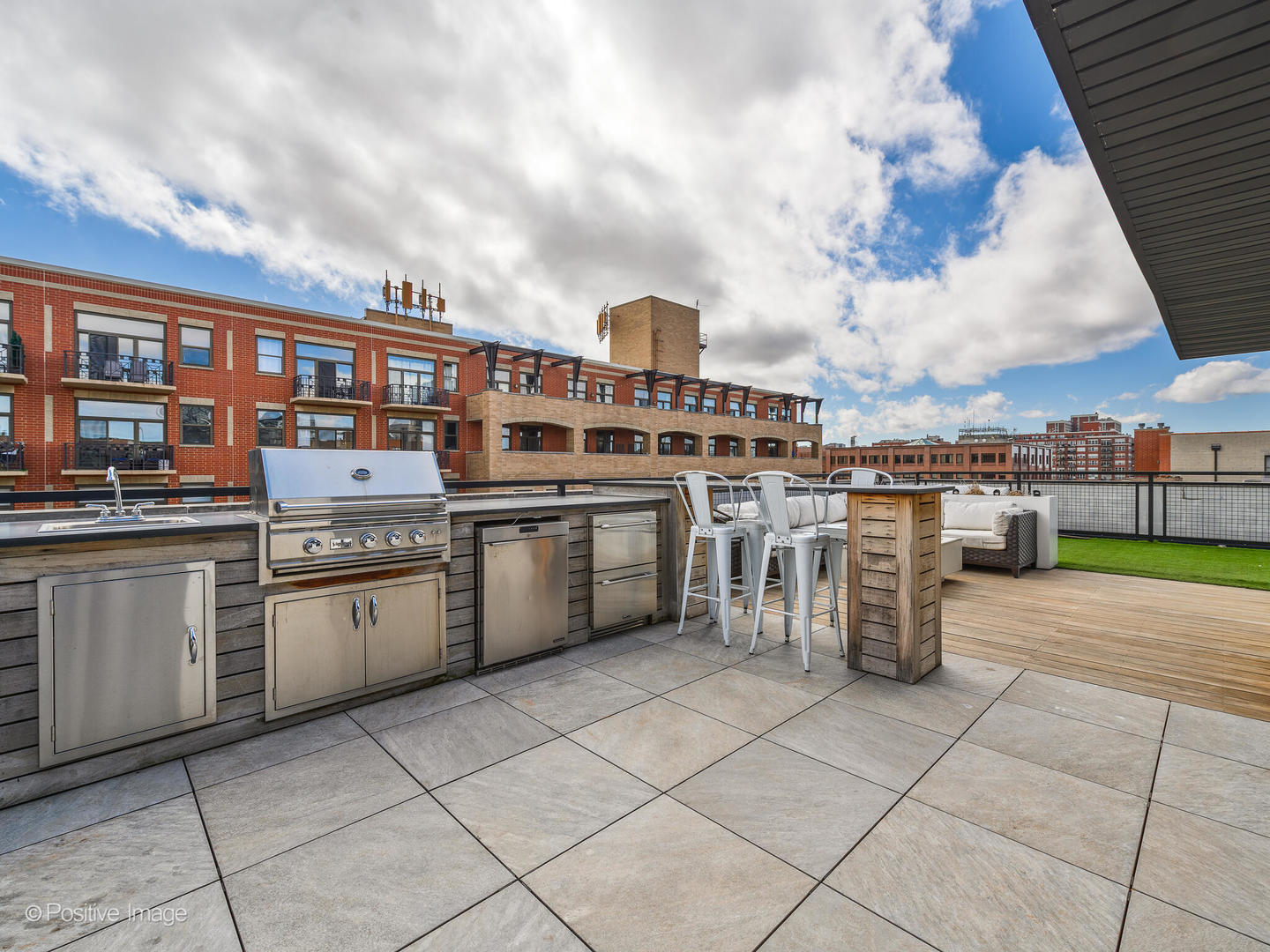 1312 W MADISON Street Unit: 4B
