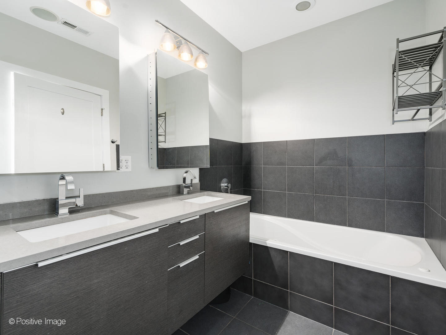 1312 W MADISON Street Unit: 4B