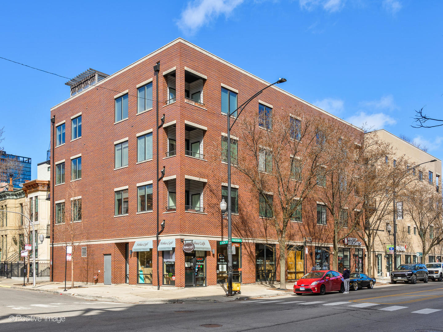 1312 W MADISON Street Unit: 4B