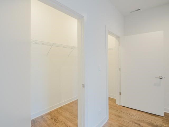 832 W Erie Street Unit: 1E