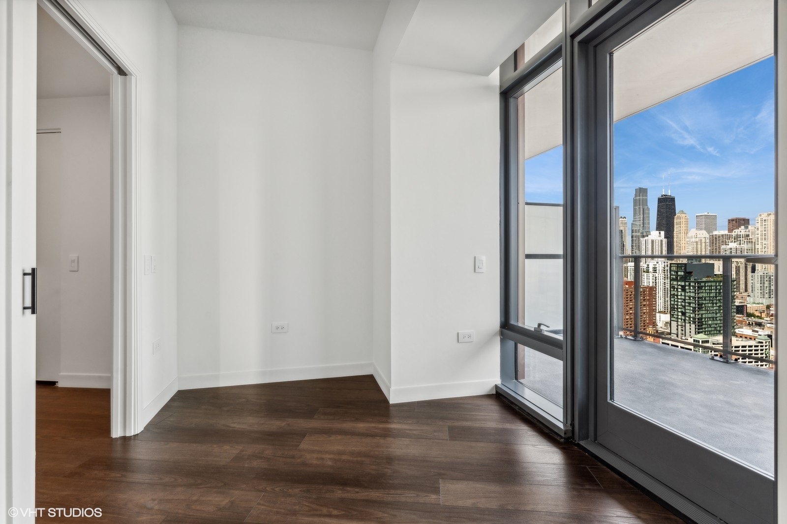350 N Canal Street Unit: 3207