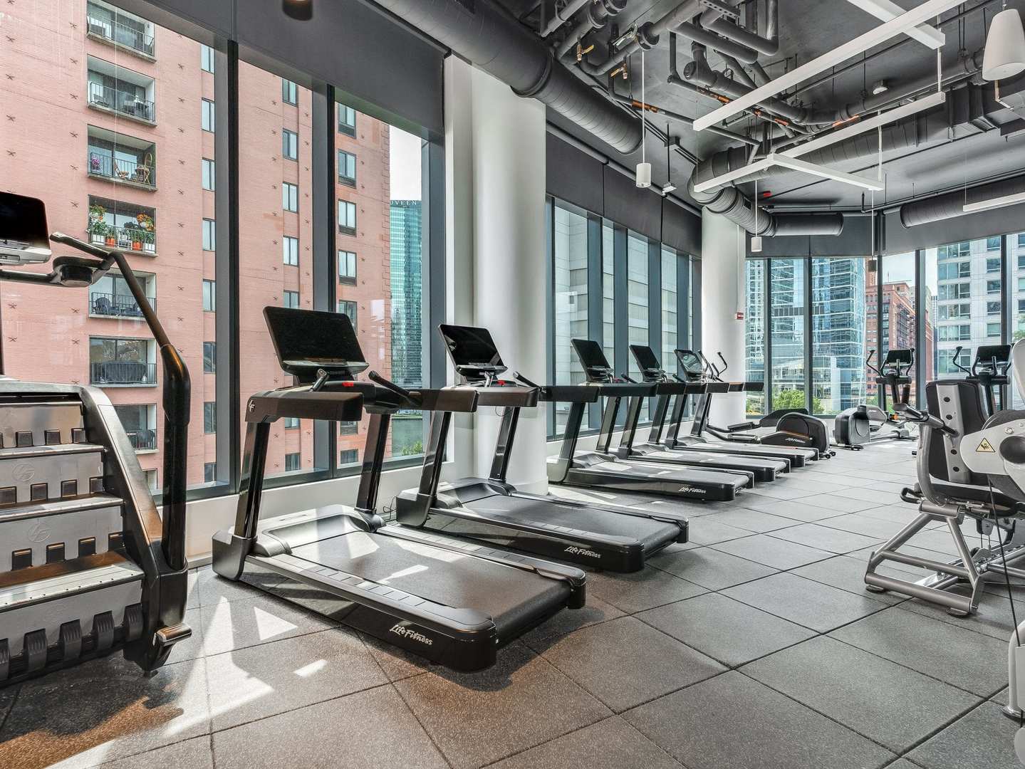 350 N Canal Street Unit: 3207