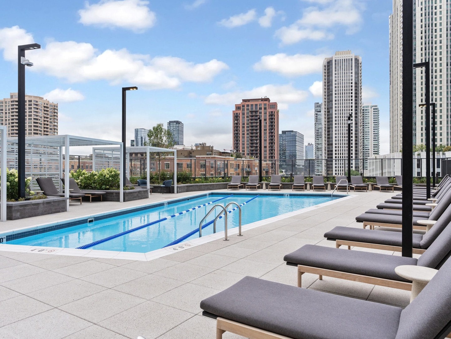 350 N Canal Street Unit: 3207