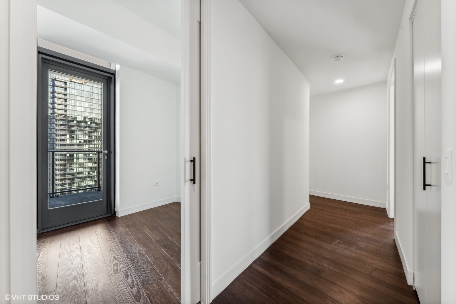 350 N Canal Street Unit: 3207
