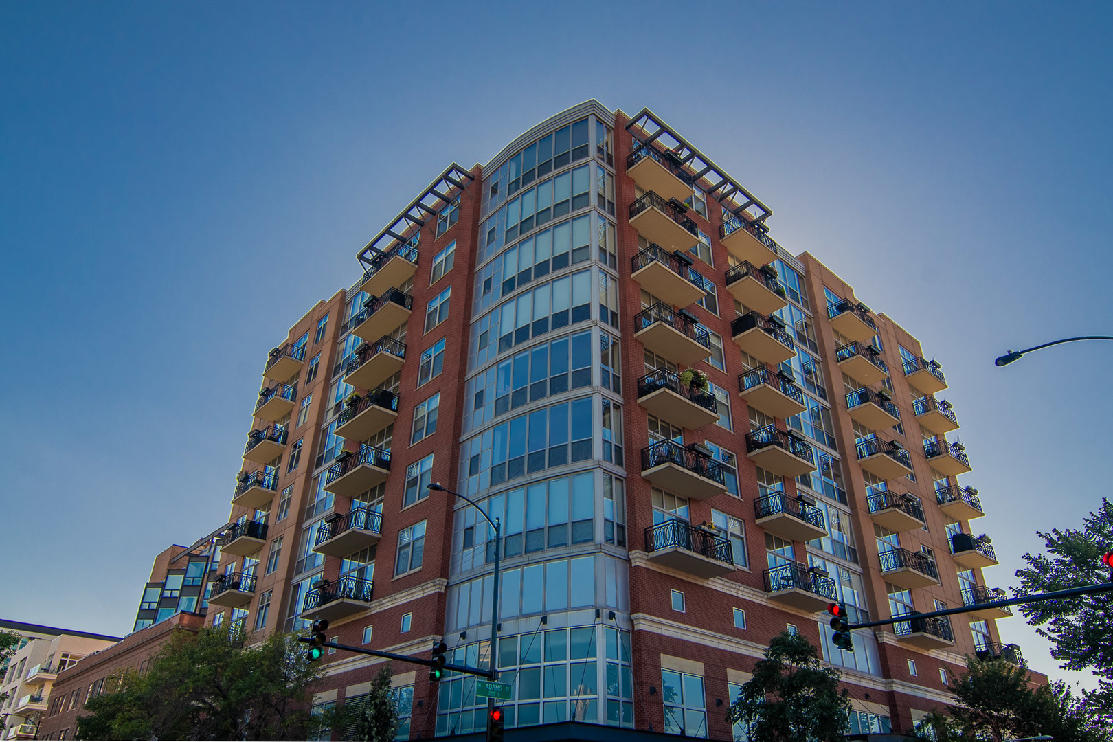 1201 W ADAMS Street Unit: 1004