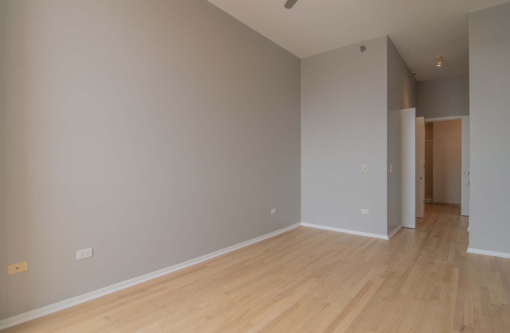 1201 W ADAMS Street Unit: 1004