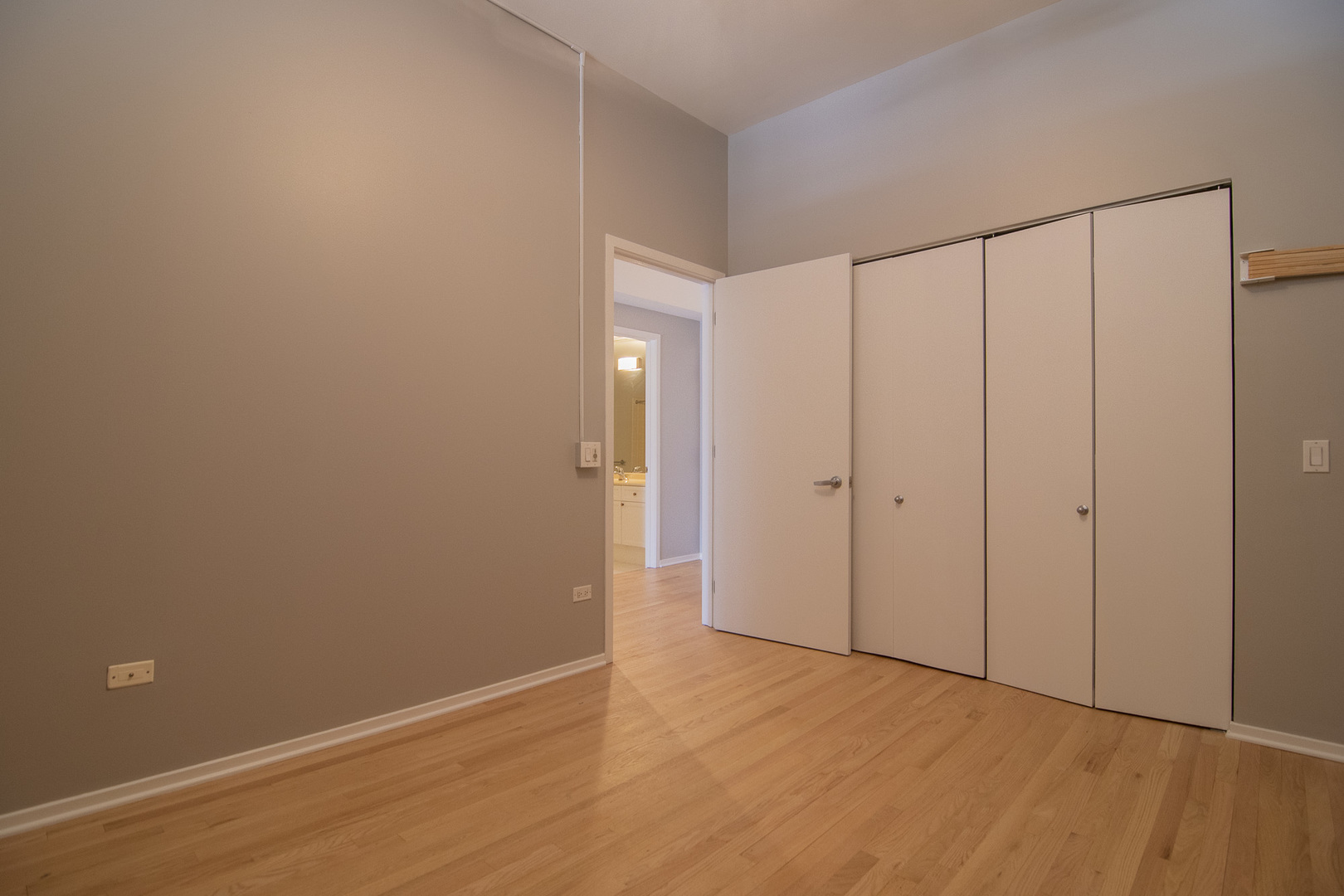 1201 W ADAMS Street Unit: 1004