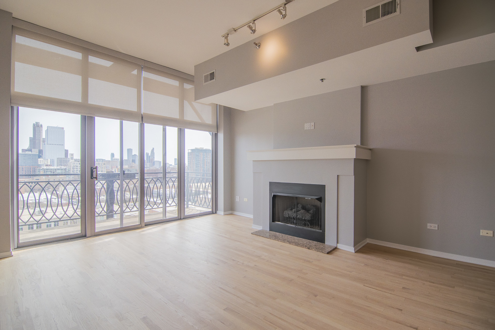 1201 W ADAMS Street Unit: 1004