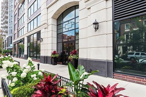 451 W Huron Street Unit: 1412