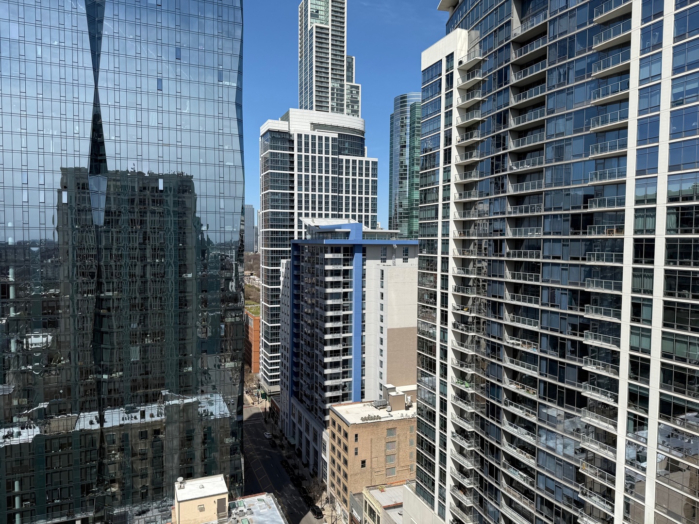 1400 S Michigan Avenue Unit: 2305