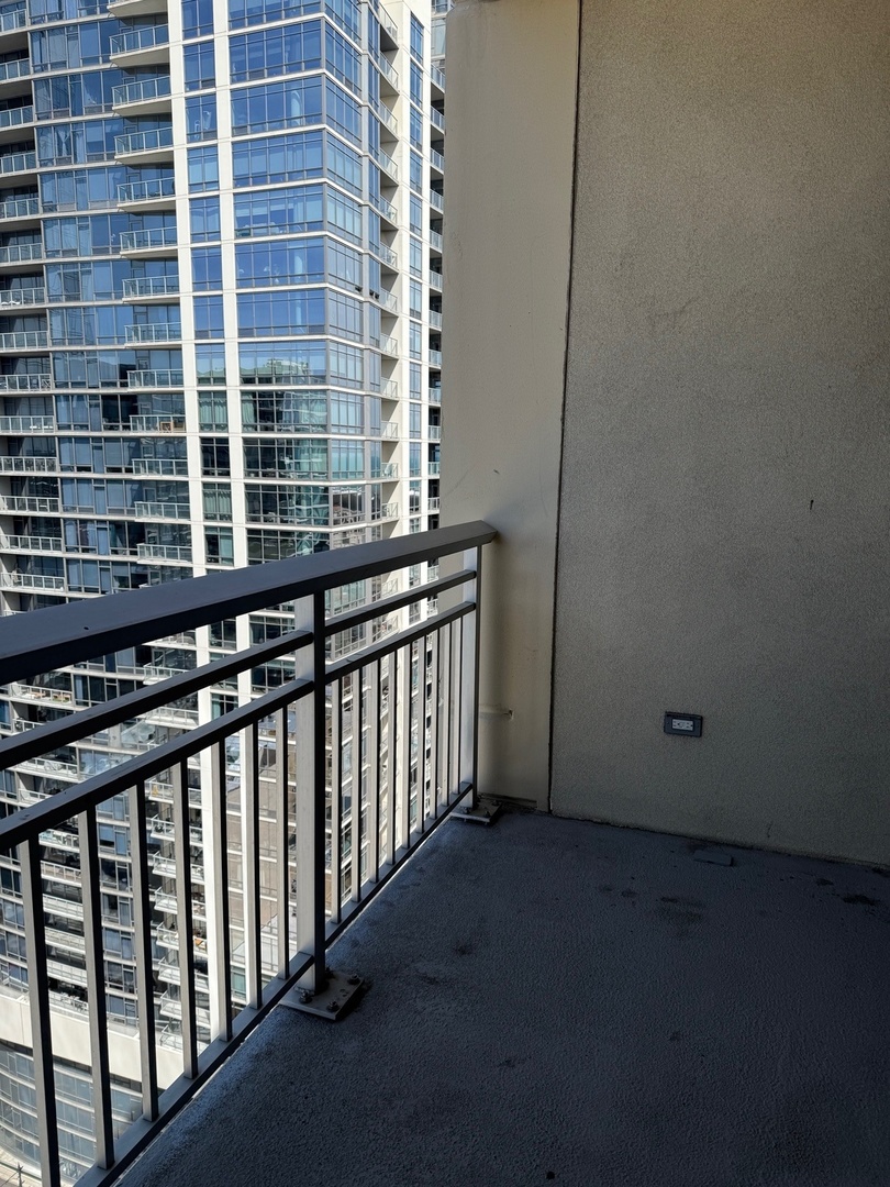 1400 S Michigan Avenue Unit: 2305