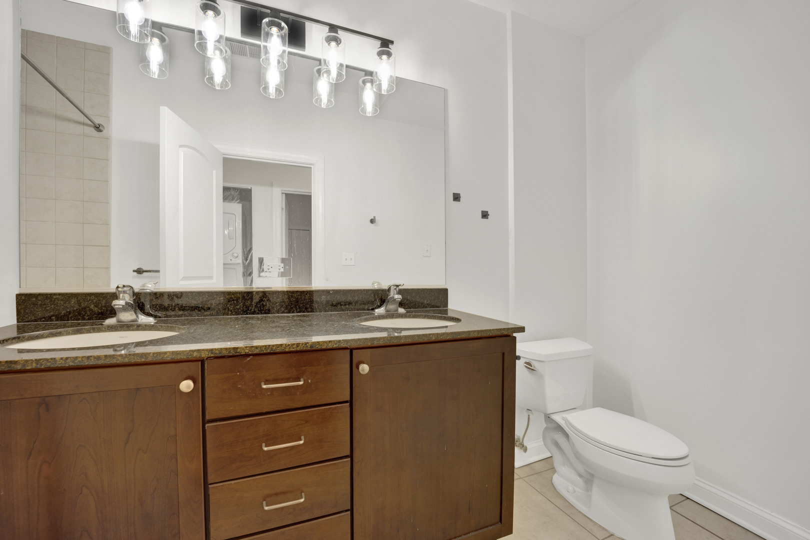 3738 N Wilton Avenue Unit: 3