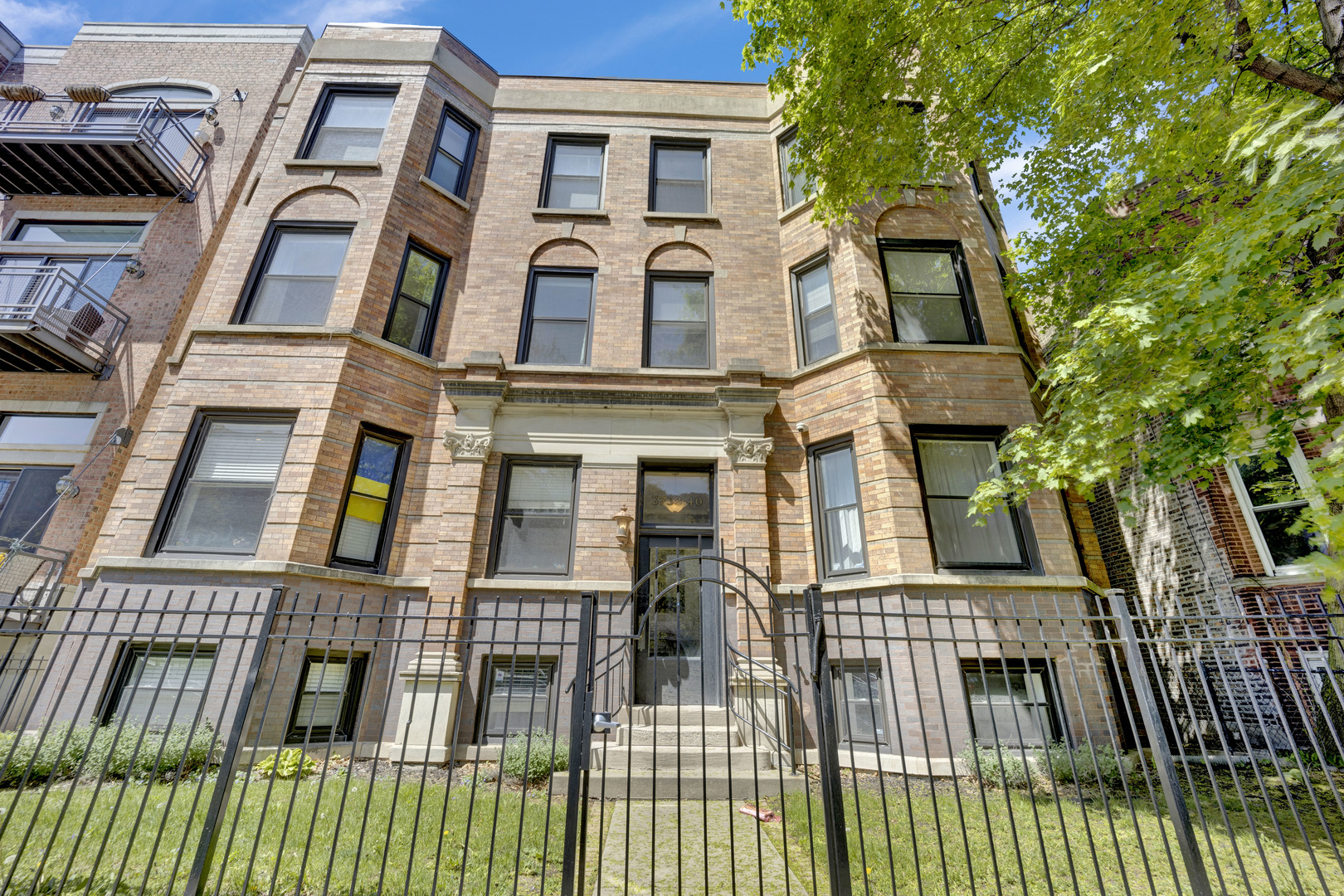 3738 N Wilton Avenue Unit: 3