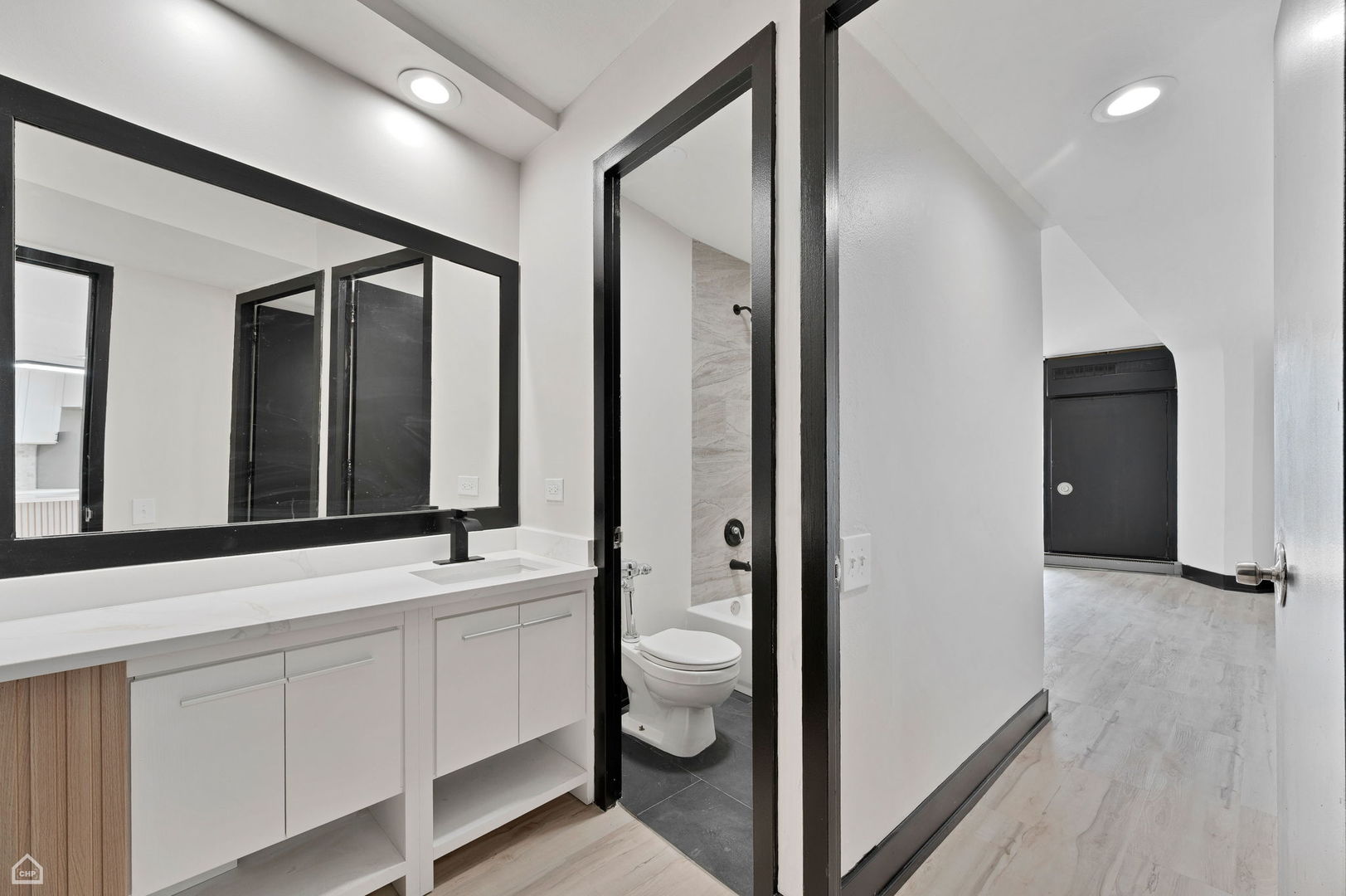 300 N State Street Unit: 5623