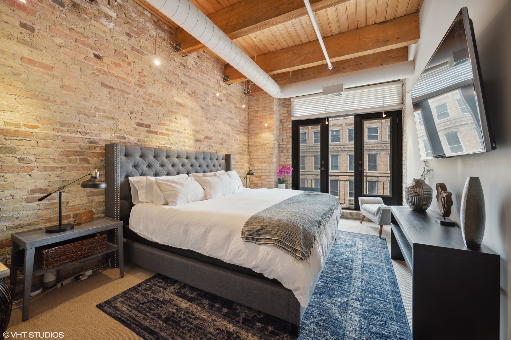 375 W ERIE Street Unit: 410