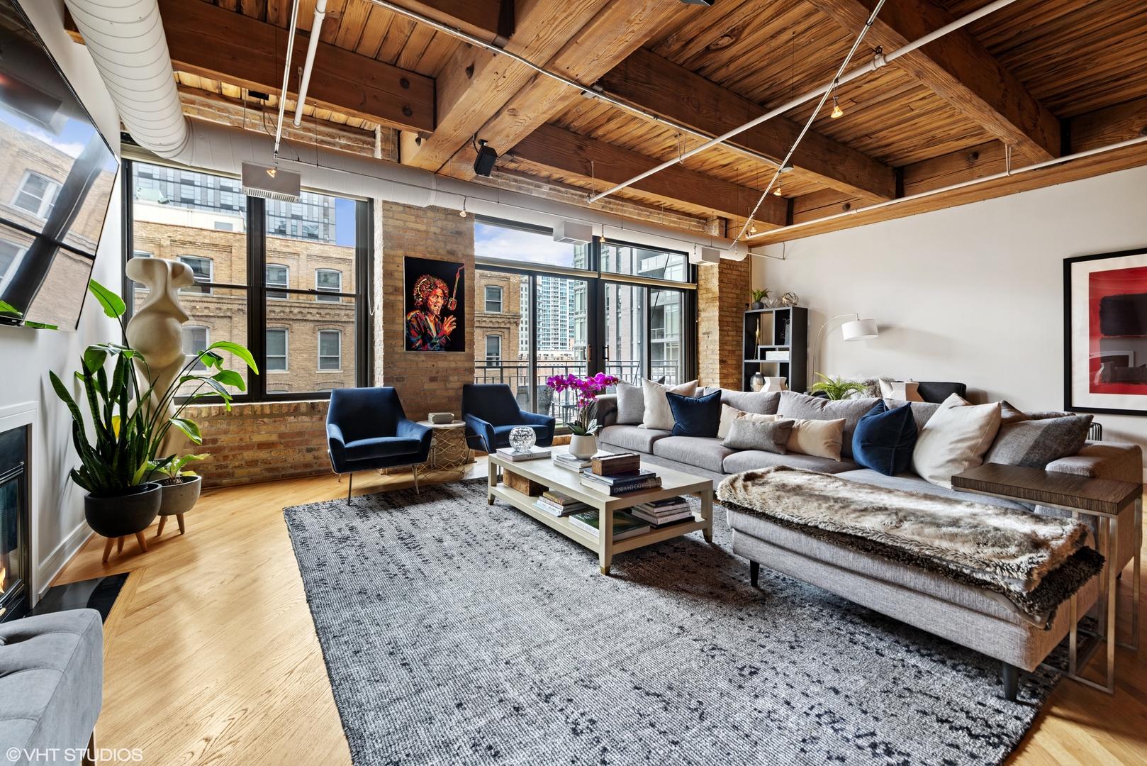 375 W ERIE Street Unit: 410