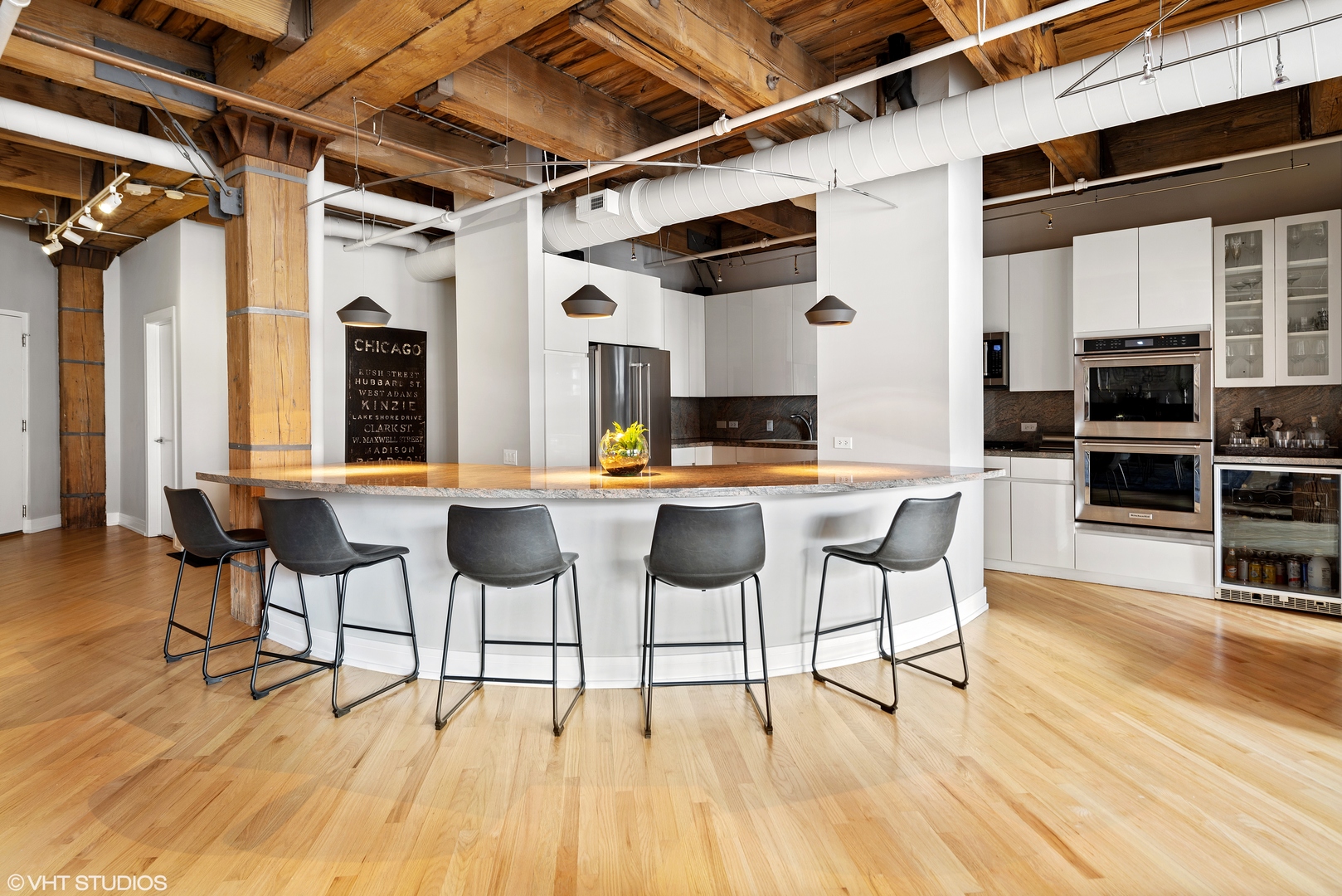 375 W ERIE Street Unit: 410