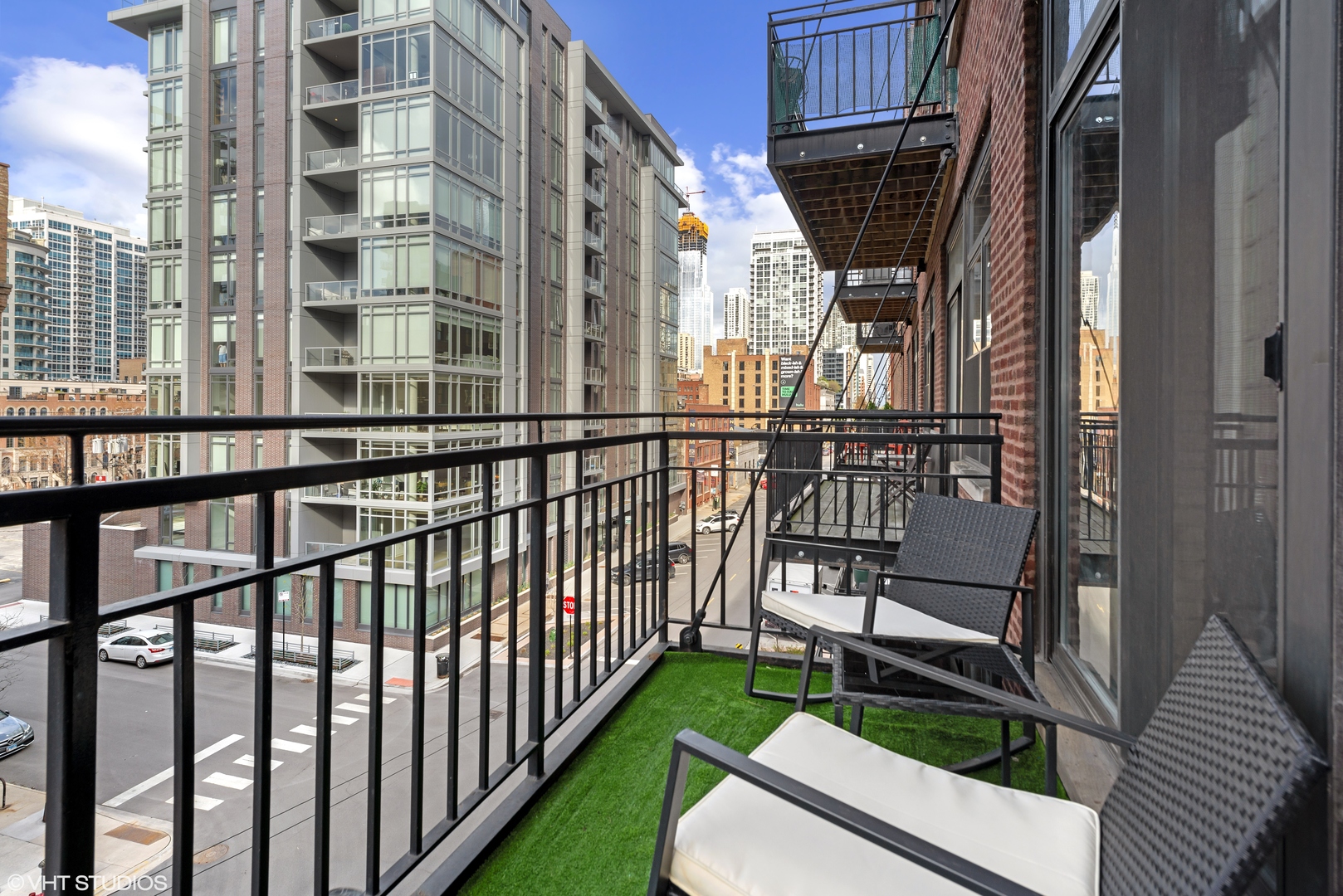 375 W ERIE Street Unit: 410