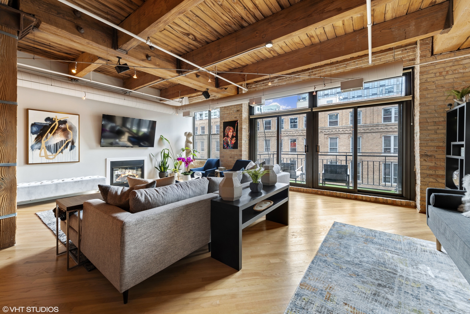 375 W ERIE Street Unit: 410