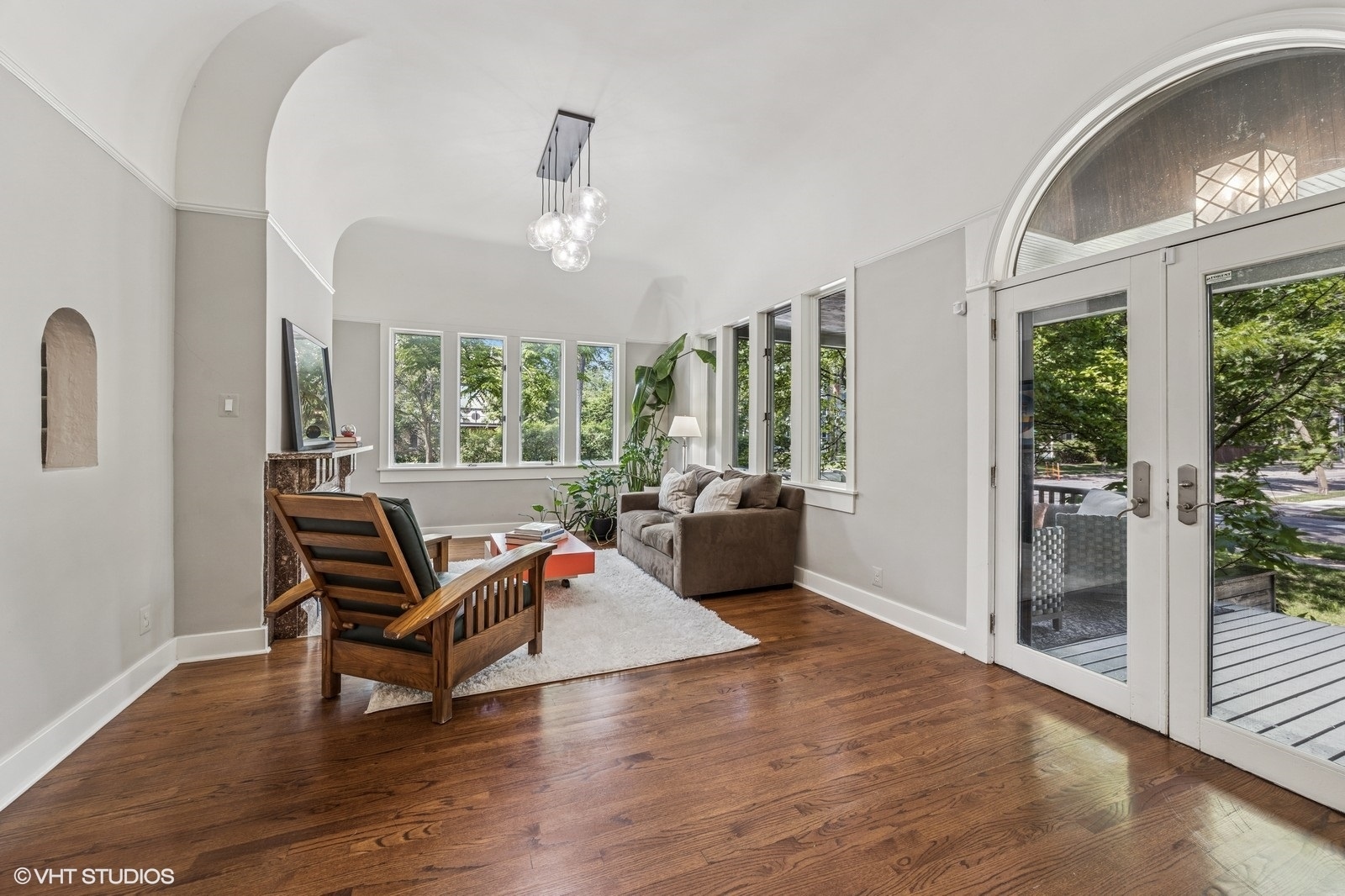 146 GALE Avenue