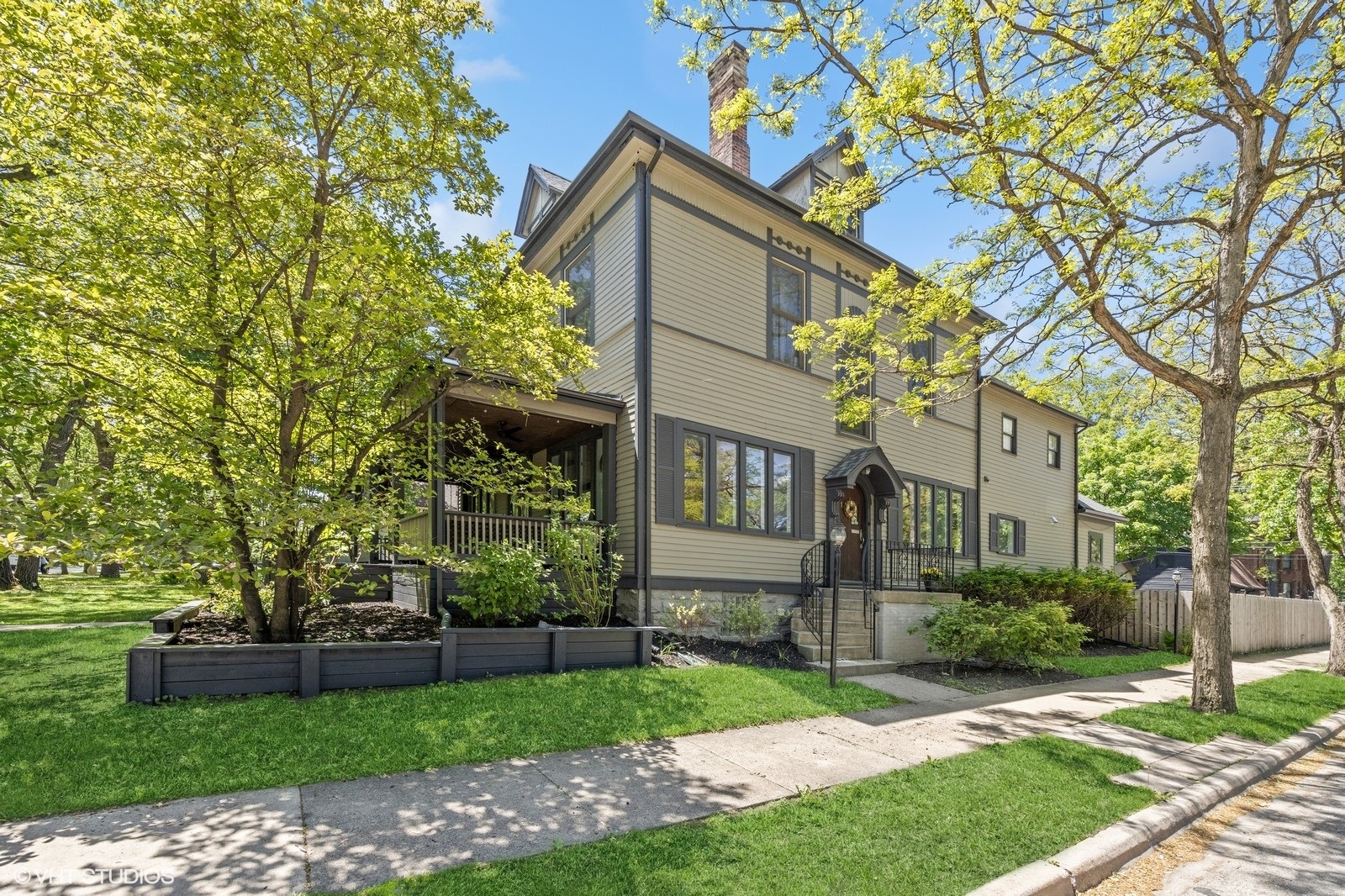 146 GALE Avenue