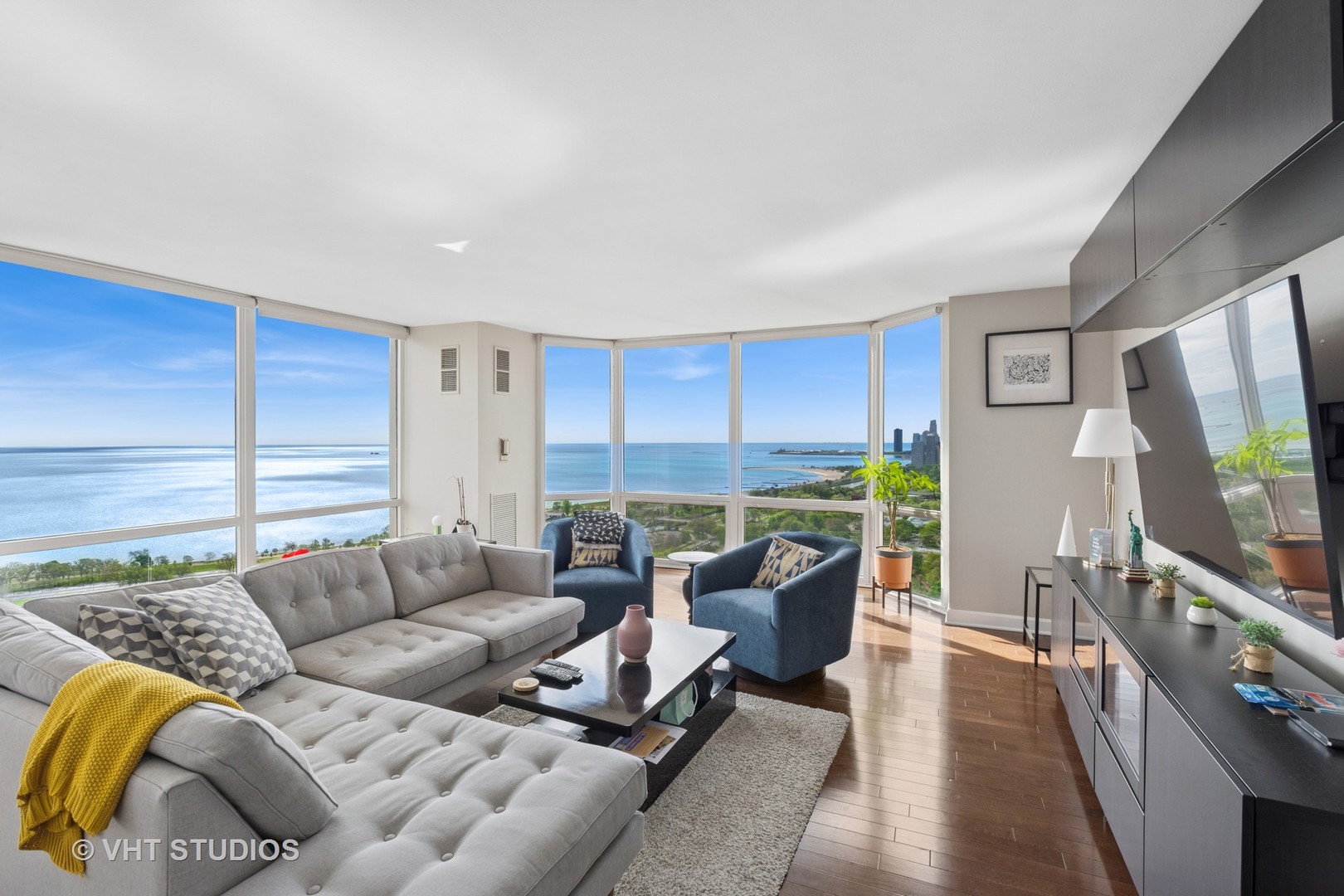 2650 N LAKEVIEW Avenue Unit: 4110