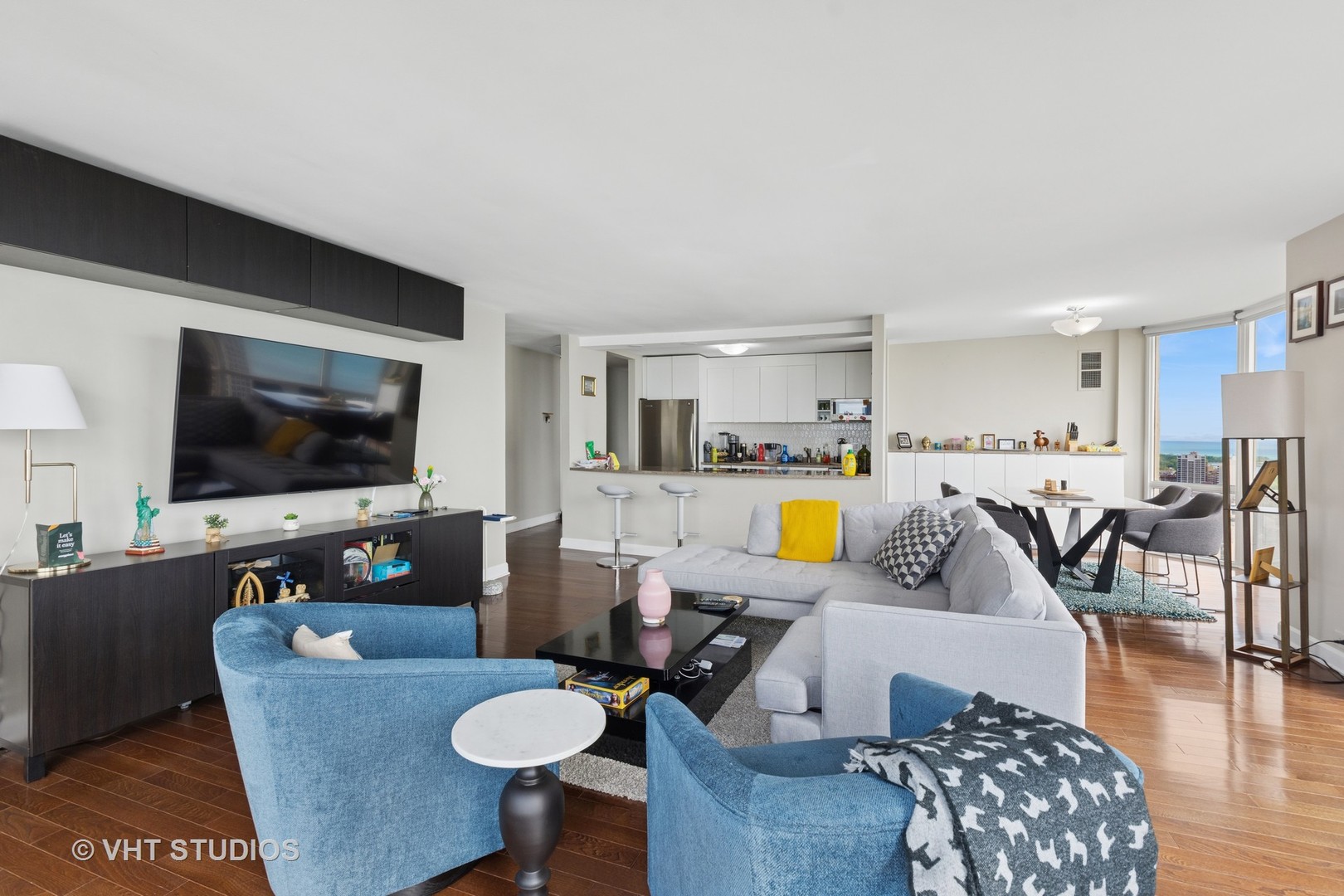 2650 N LAKEVIEW Avenue Unit: 4110