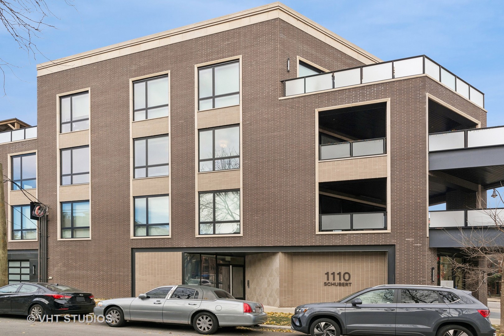 1110 W Schubert Avenue Unit: 303