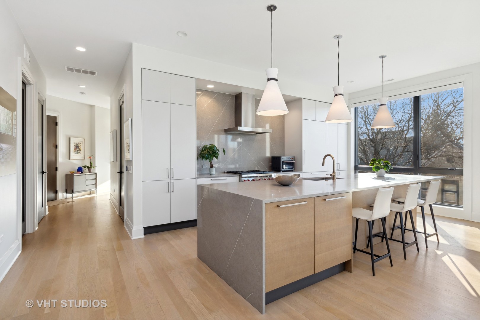 1110 W Schubert Avenue Unit: 303