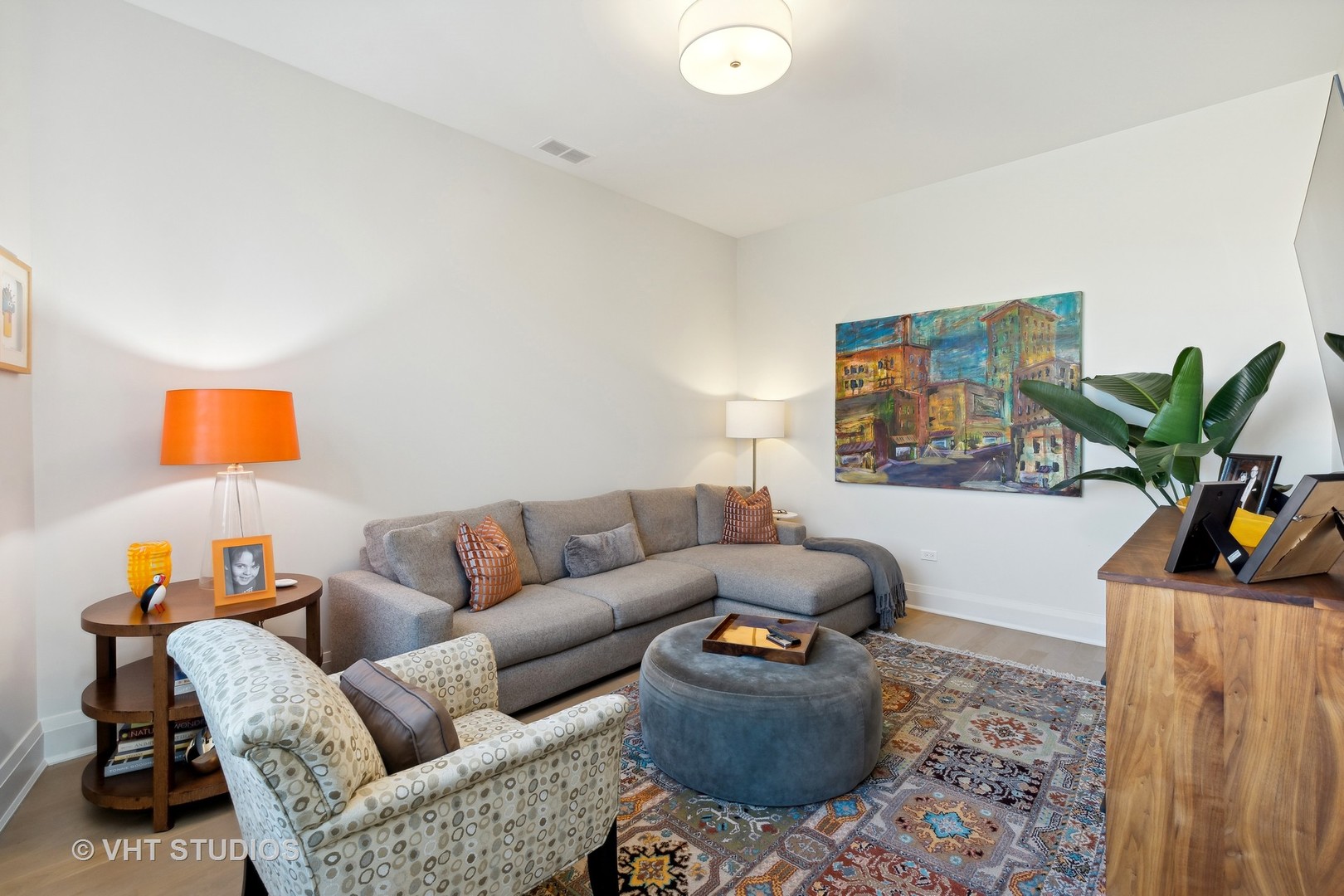1110 W Schubert Avenue Unit: 303