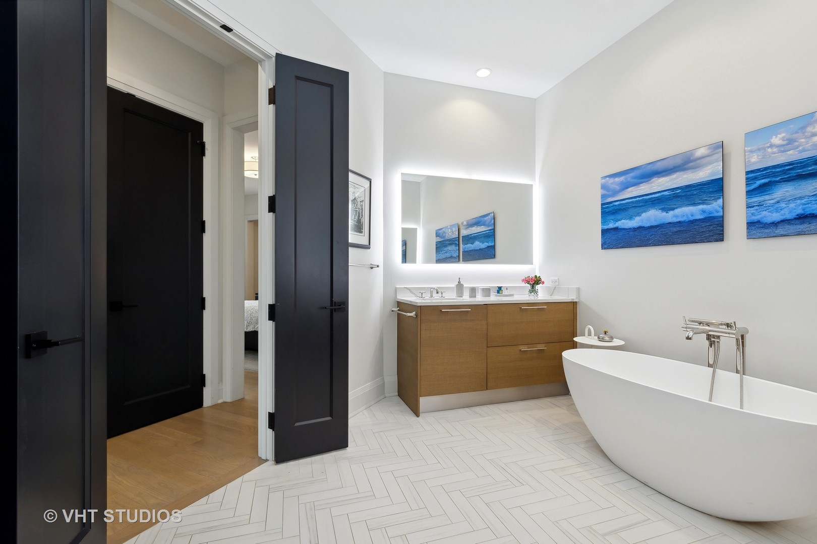1110 W Schubert Avenue Unit: 303