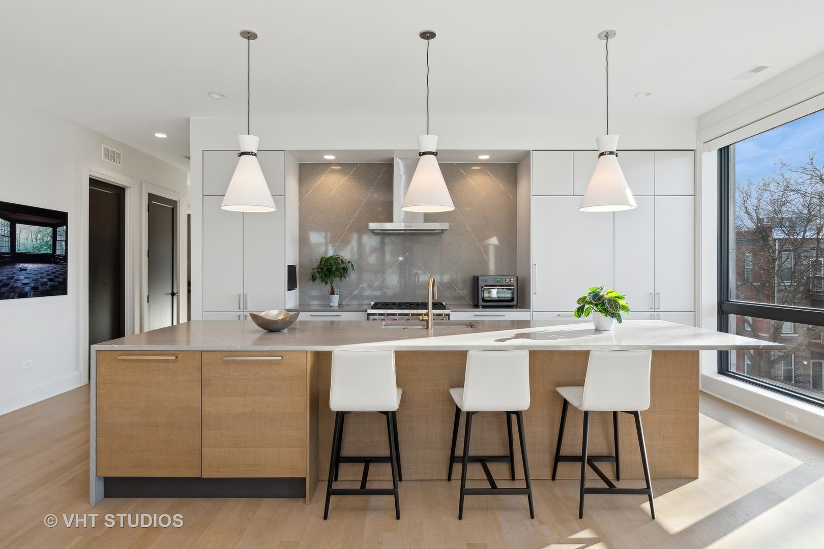 1110 W Schubert Avenue Unit: 303