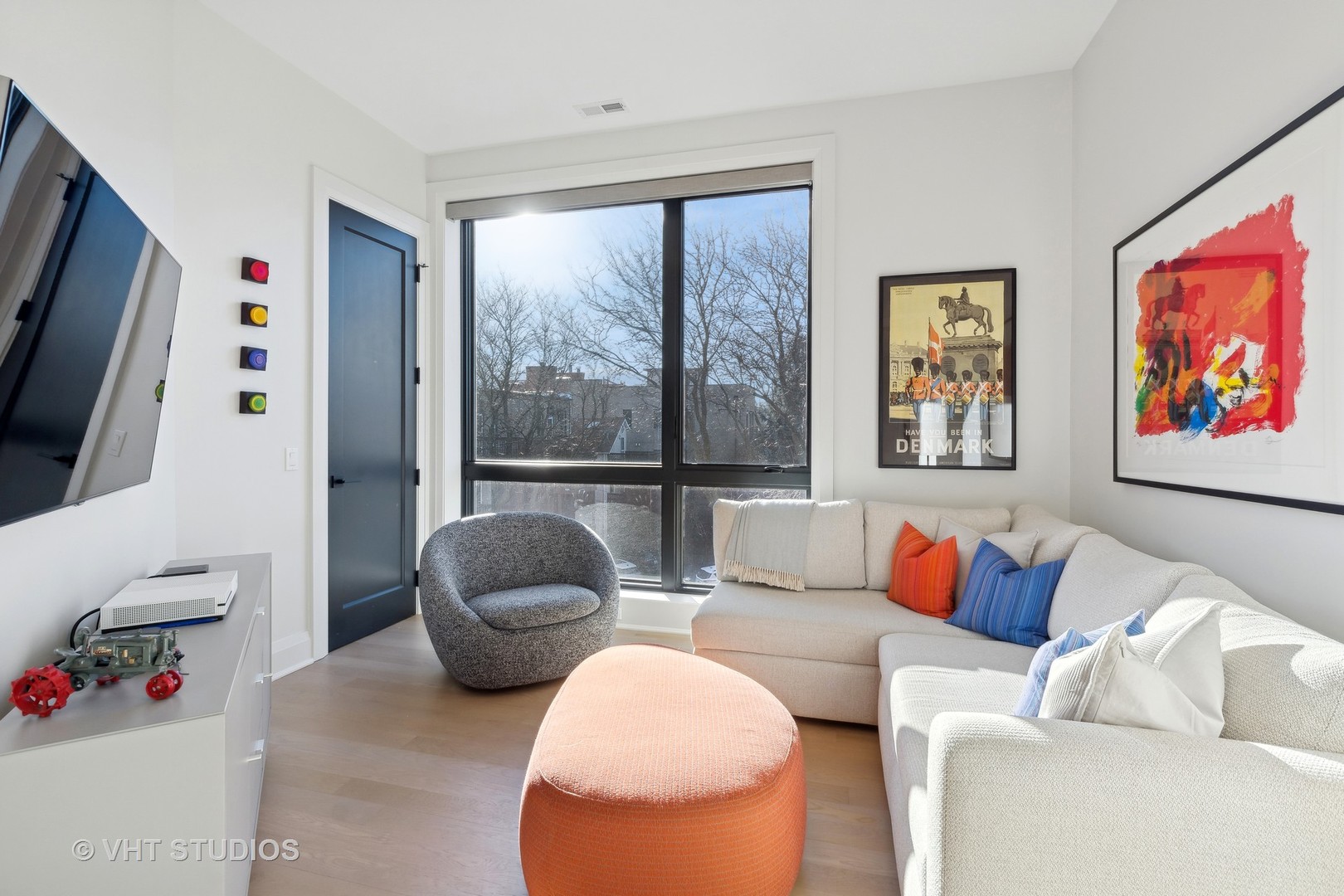 1110 W Schubert Avenue Unit: 303